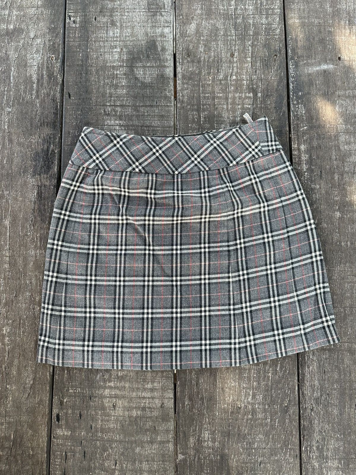 Burberry Burberry nova check mini skirt nice design Size 26" / US 2 / IT 38 - 2 Thumbnail