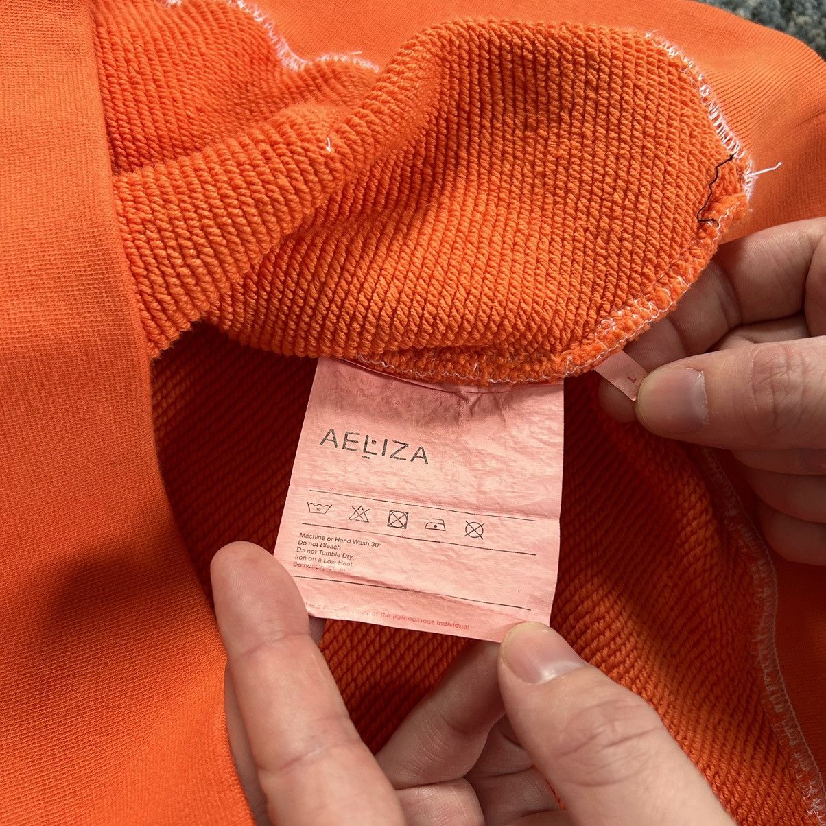 Other ORANGE AELiZA iNDiViDUAL SYMBOL CROPPED HOODiE ViTRUViAN MAN Size US L / EU 52-54 / 3 - 5 Thumbnail