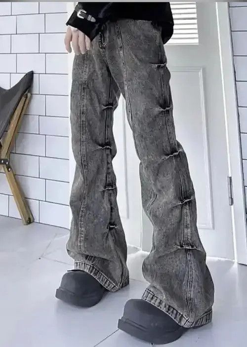 Jean Distressed Style Washed Pleated Bootcut Jean Size US 32 / EU 48 - 1 Thumbnail