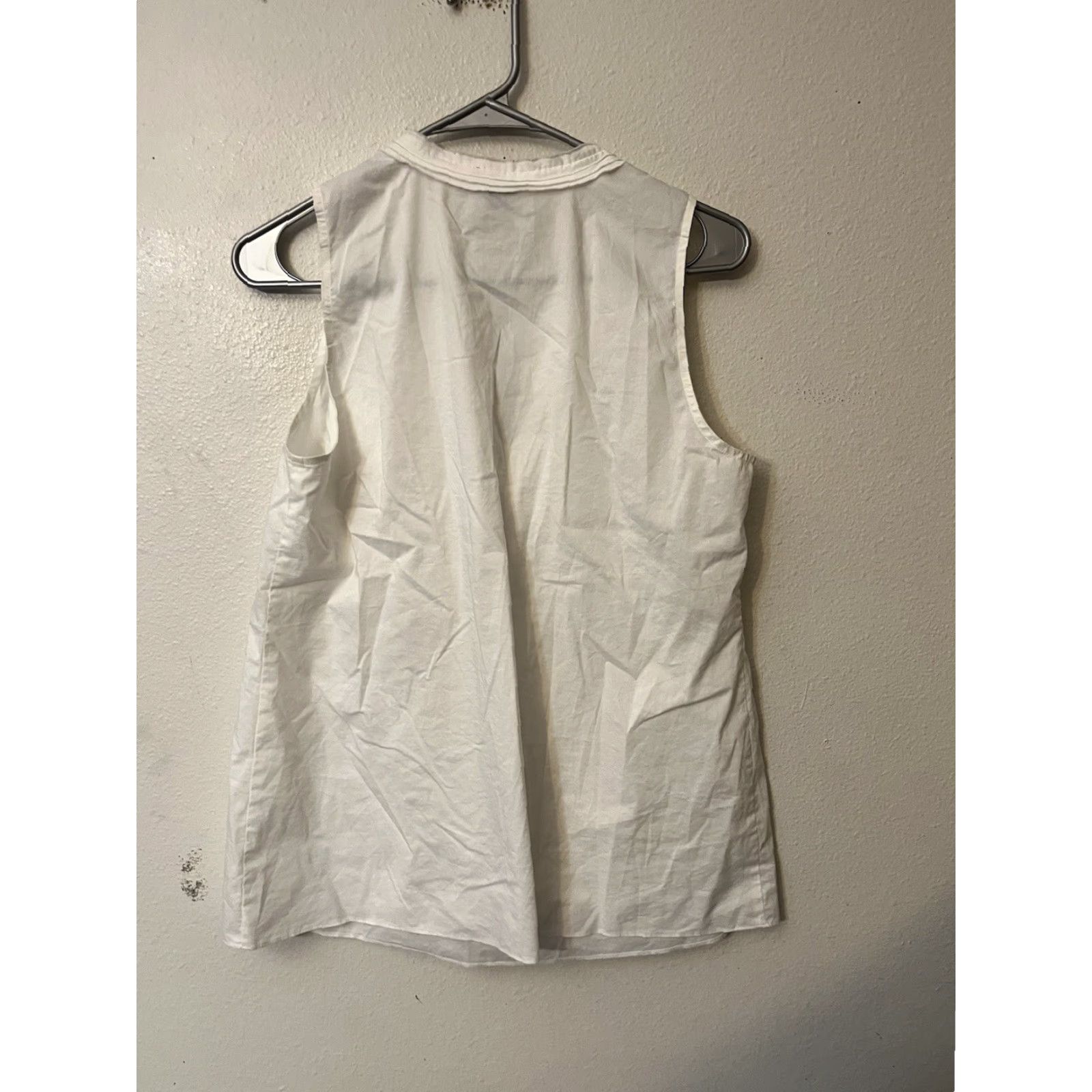 Ann Taylor Ann Taylor White Women Blouse Sleeveless V-Neck Petite 10P Size L / US 10 / IT 46 - 2 Thumbnail