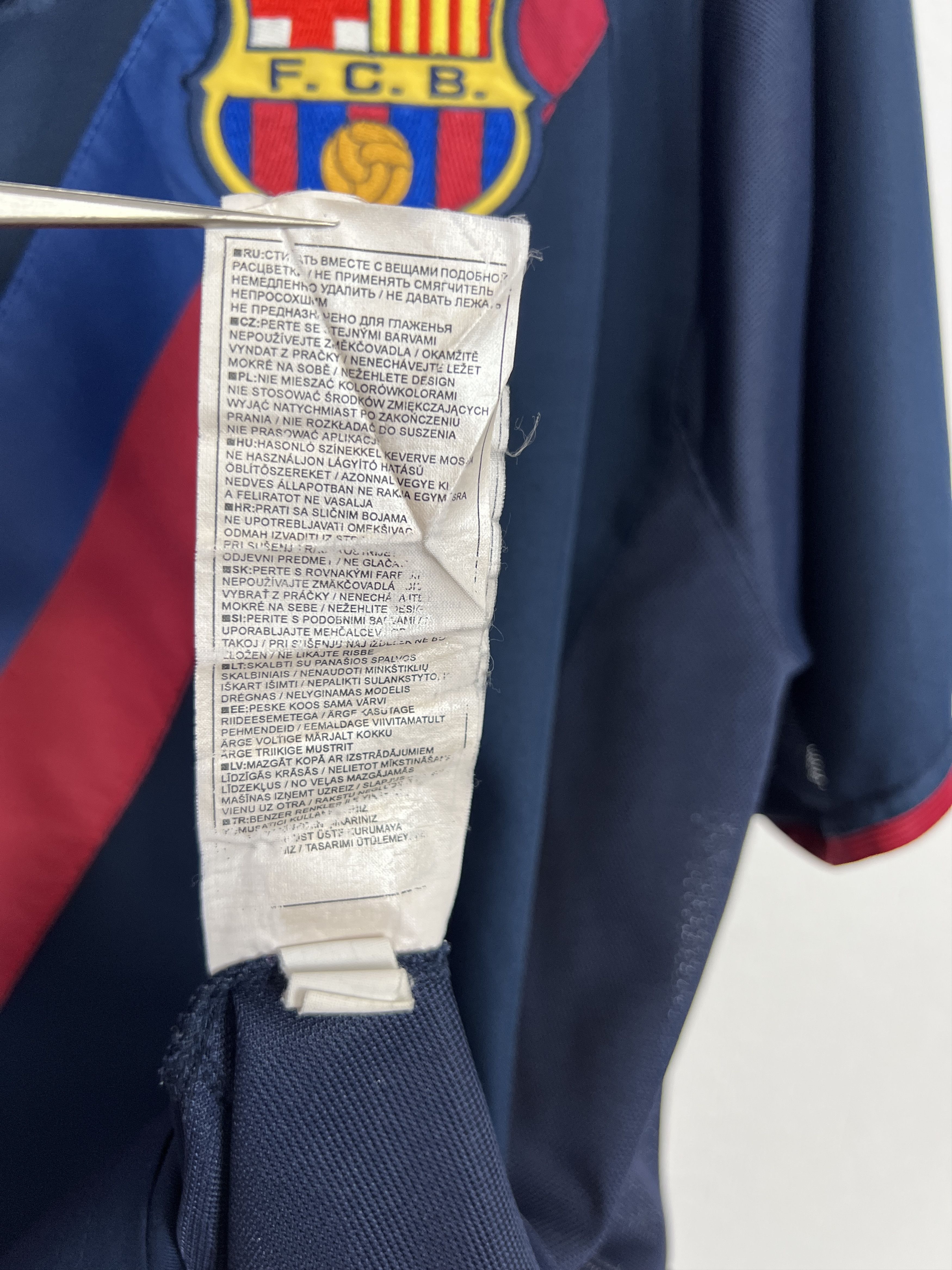 Nike Barcelona football shirt 2002 Soccer Nike Jersey Tee Hype Size US L / EU 52-54 / 3 - 11 Thumbnail