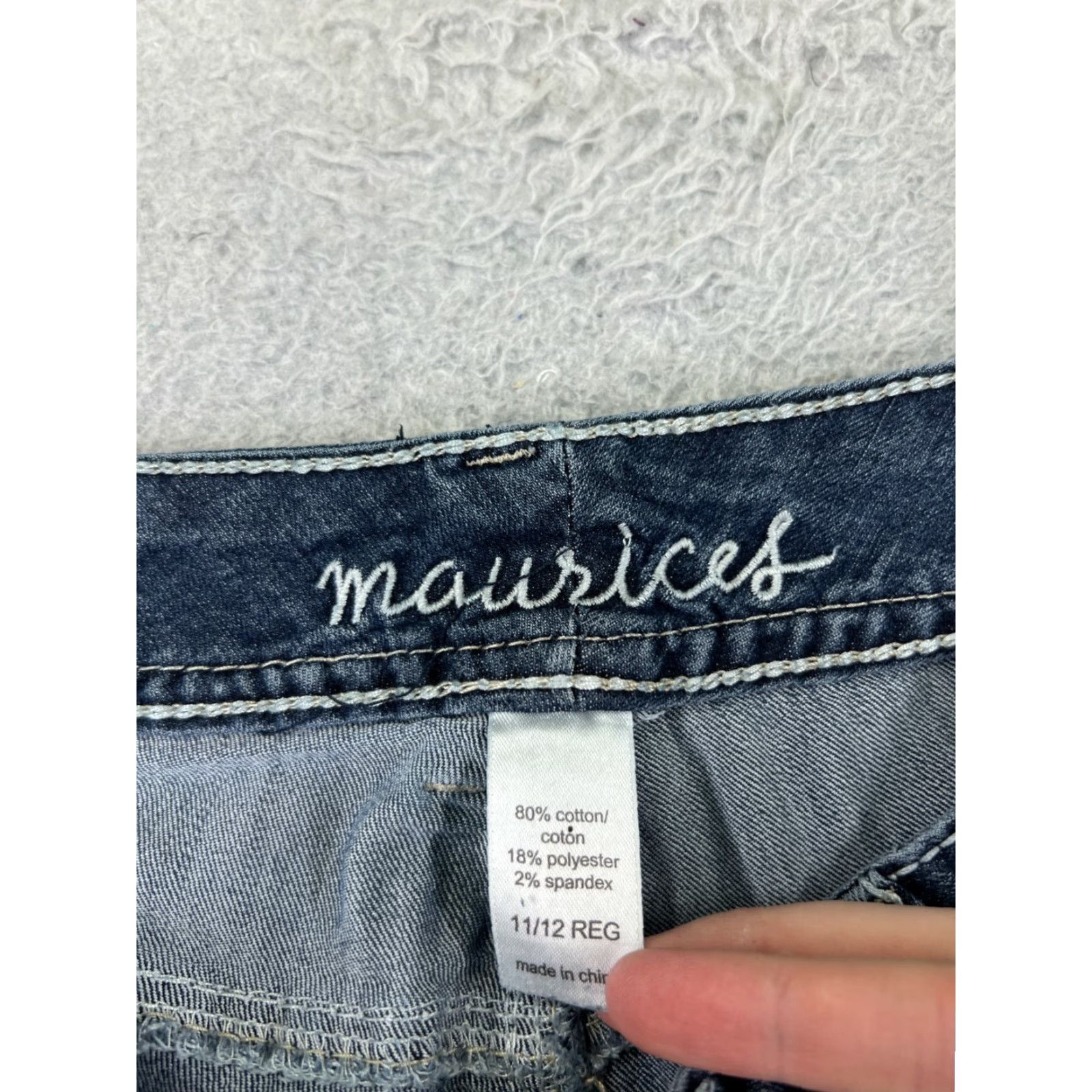 Vintage Maurices Jeans Women 11 Blue Denim Bootcut Low Rise 31x30 Cotton 5-Pocket Zipper Distressed Western Cowboy Size 32" / US 10 / IT 46 - 6 Thumbnail