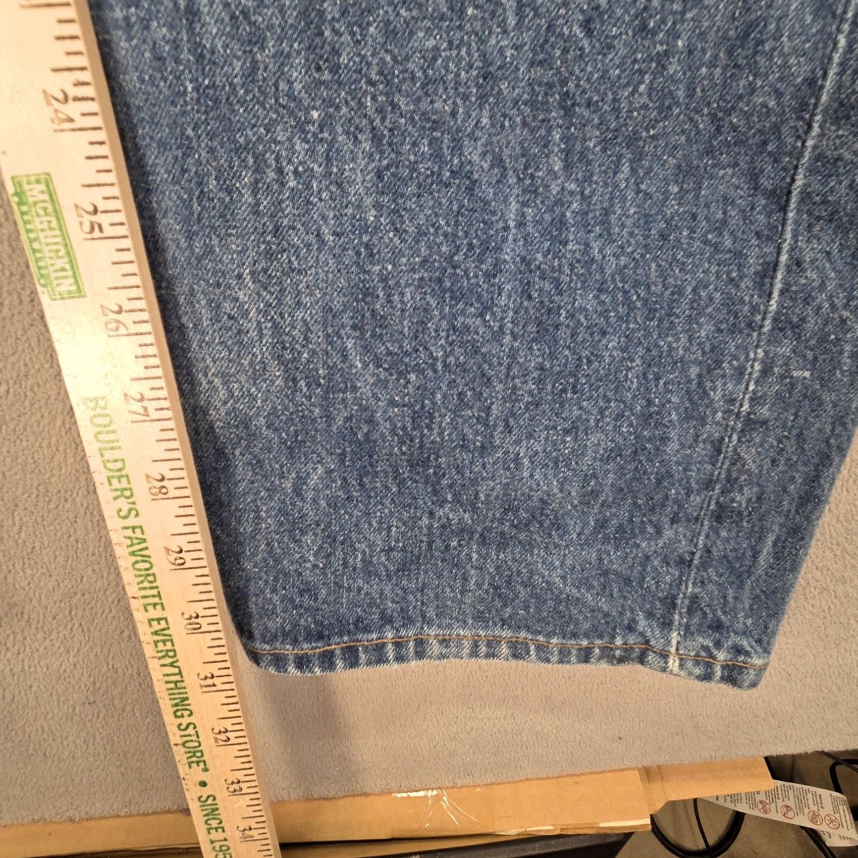Levi's Levi's 501 Jeans Mens Medium Blue Wash Button Fly Vintage Straight 36x30 Made in USA Mens Jeans 36 Size US 36 / EU 52 - 4 Thumbnail