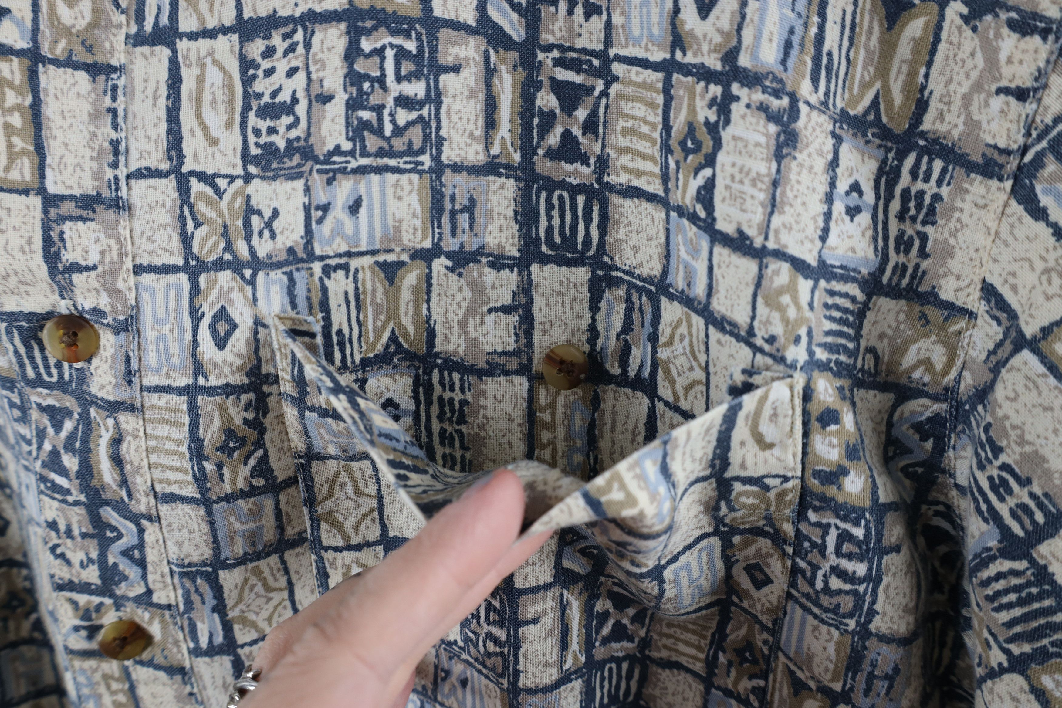 Vintage Vintage 90s Streetwear Geometric Beach Hawaiian Button Shirt Size US L / EU 52-54 / 3 - 4 Thumbnail