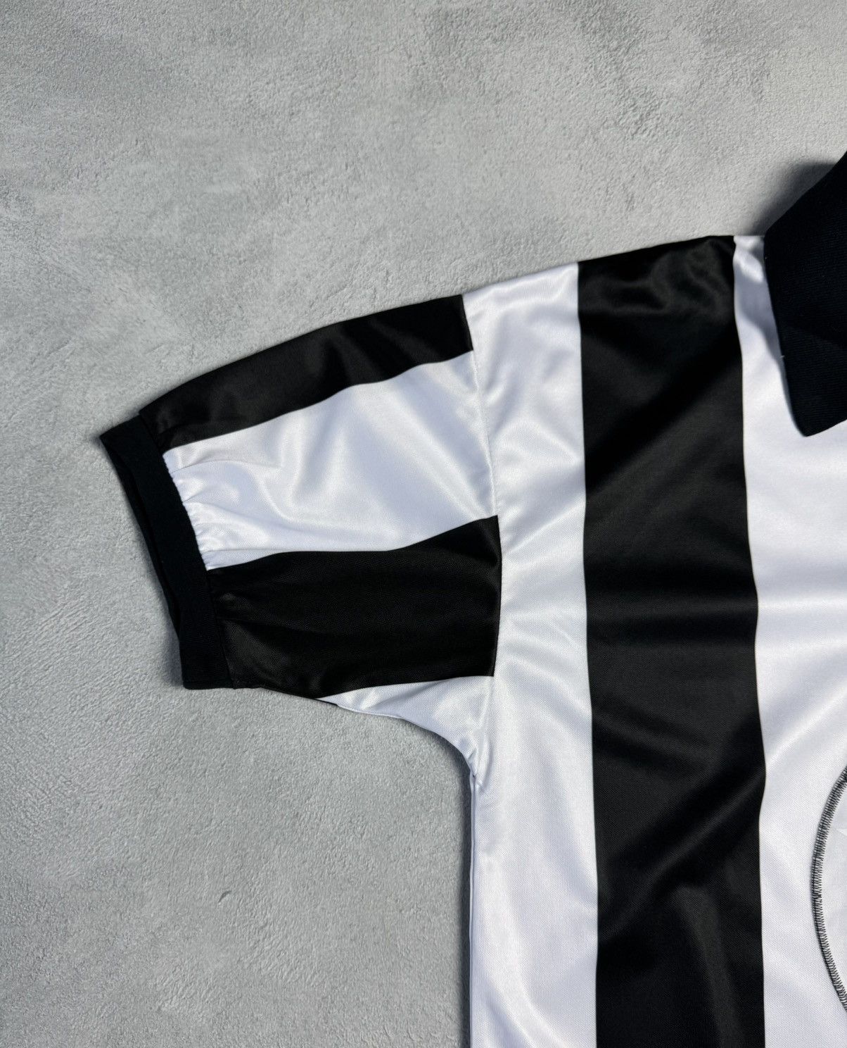 Vintage Newcastle United 1980 1983 Home Football Shirt Soccer Jersey Size US L / EU 52-54 / 3 - 9 Thumbnail