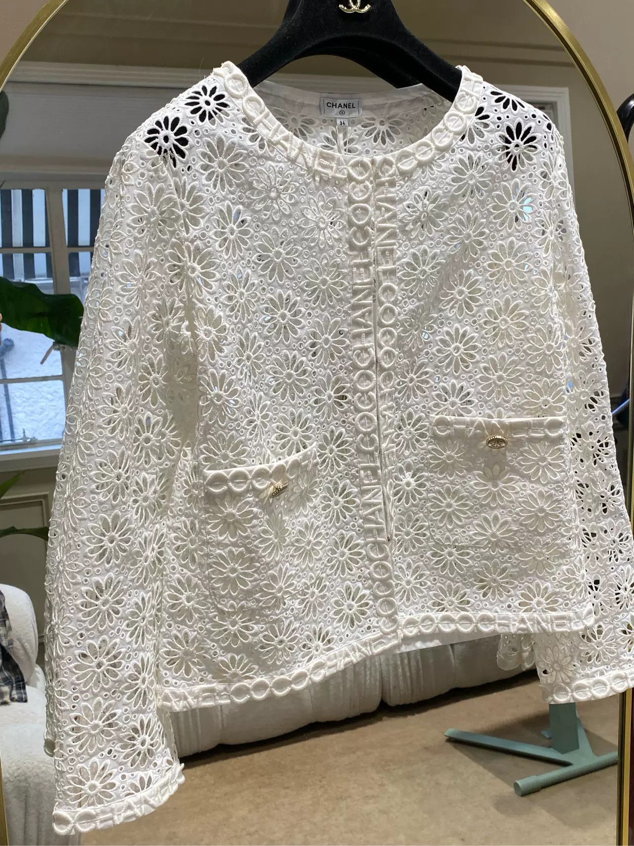 Chanel Chanel 2021 White Openwork Cardigan Size US XS / EU 42 / 0 - 1 Thumbnail