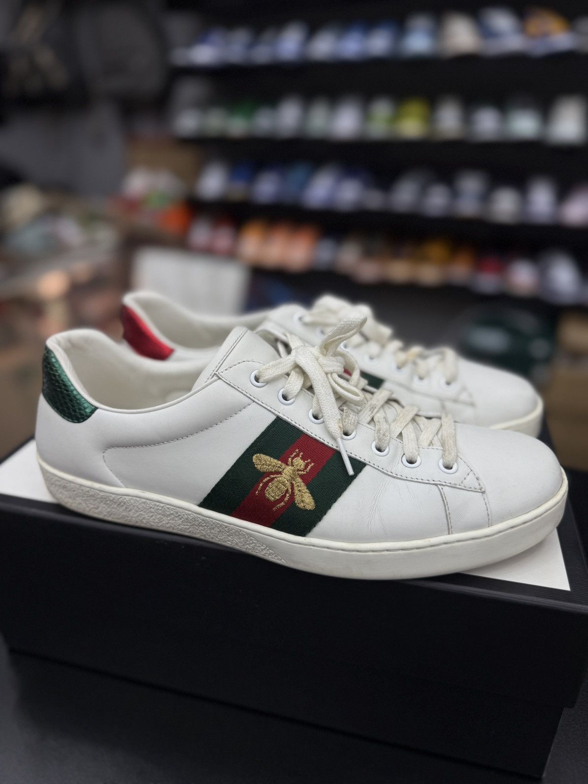 Gucci Gucci Mens Low Top Bee Sneakers Size 10G/10.5US Size US 10.5 / EU 43-44 - 4 Thumbnail