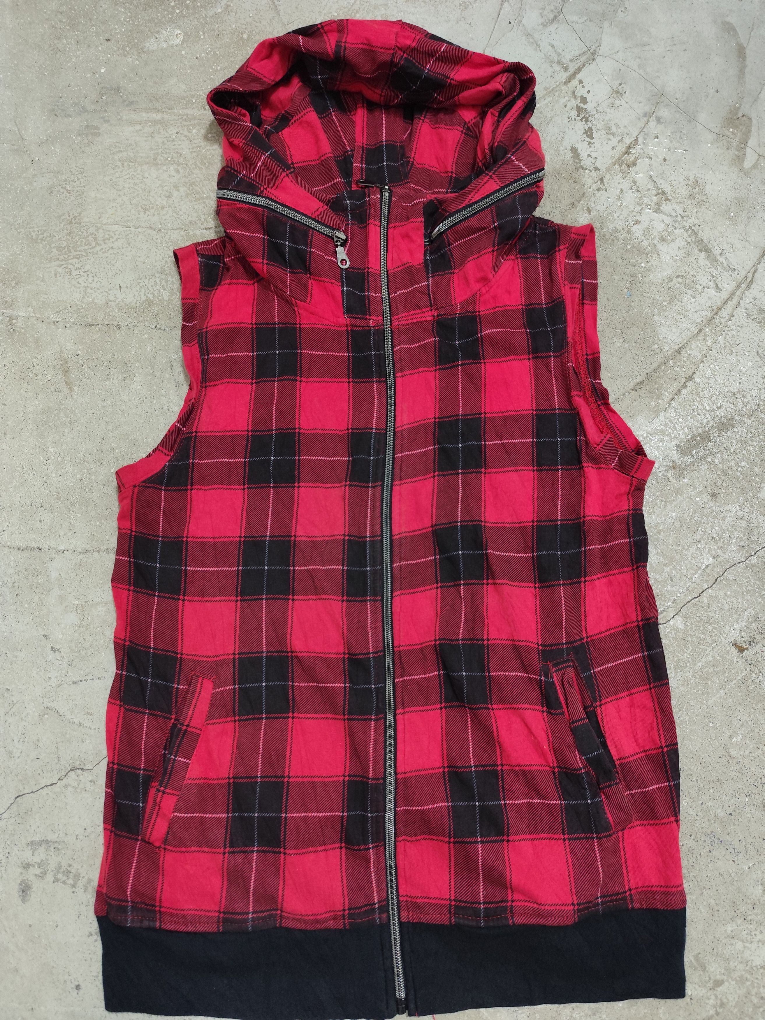 20471120 20471120 AW96 Hyoma Mascot Knit | Grailed