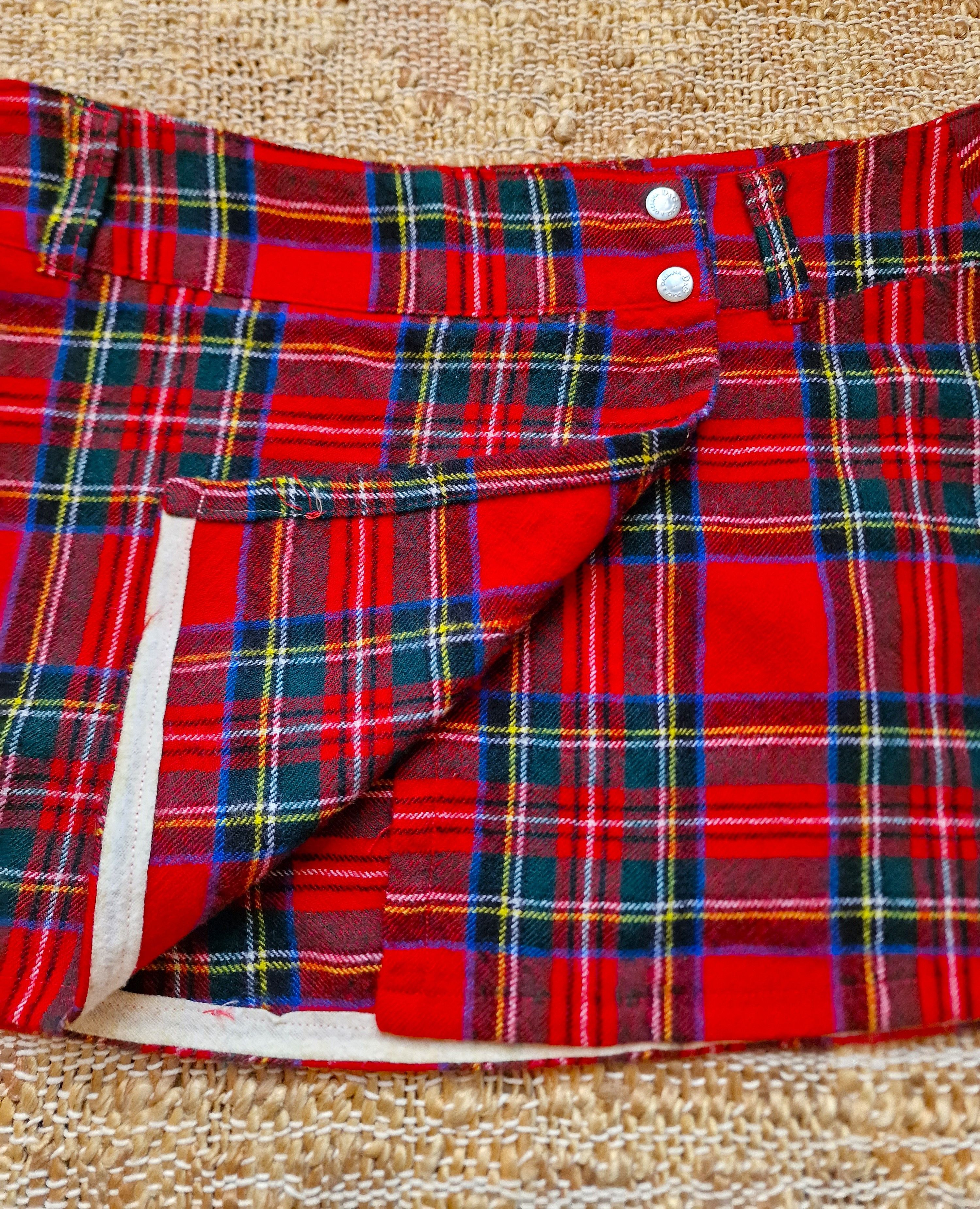 Dolce & Gabbana D&G Dolce and Gabbana Tartan School Girl Wool Skirt Size 30" / US 8 / IT 44 - 9 Thumbnail