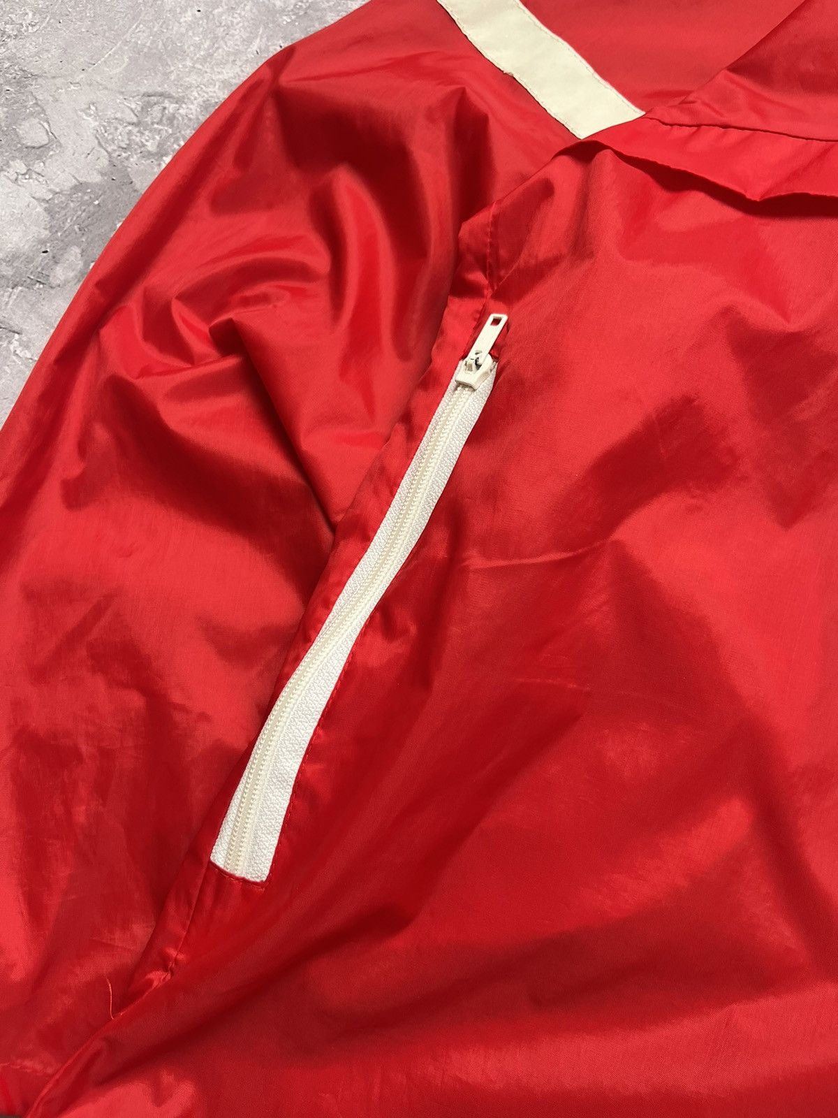 Marlboro Vintage Marlboro Light Jacket red Bag made in Italy Size US M / EU 48-50 / 2 - 4 Thumbnail