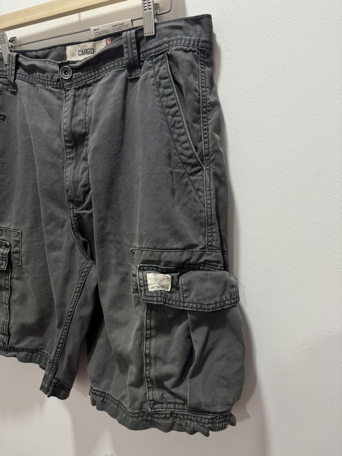 Levi's × Levi's Vintage Clothing × Vintage VINTAGE LEVIS CARGO SHORT PANTS Size US 34 / EU 50 - 2 Thumbnail
