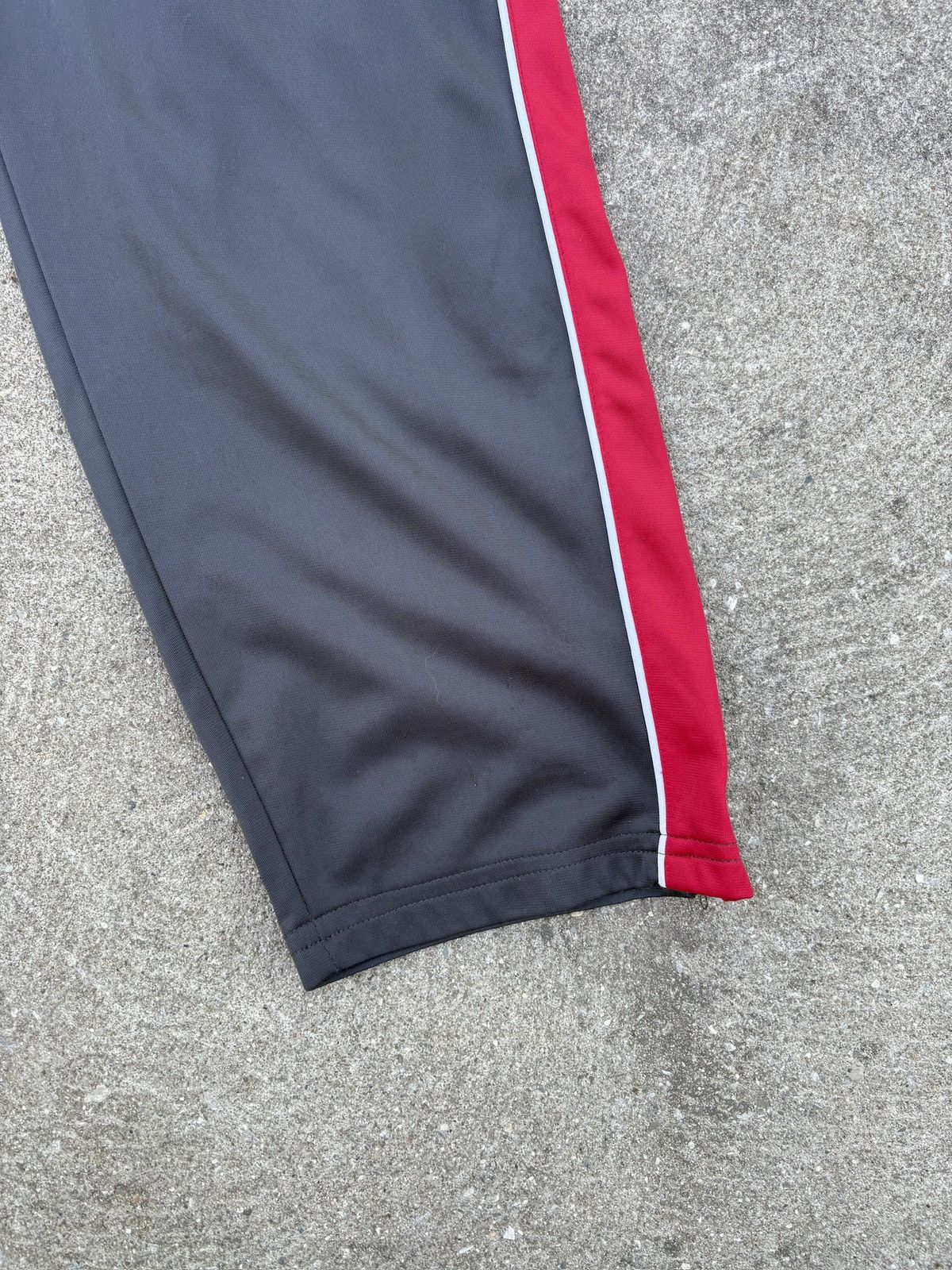Vintage Vintage Sportswear Sweatpants Streetwear Large Grey Red Size US 34 / EU 50 - 2 Thumbnail
