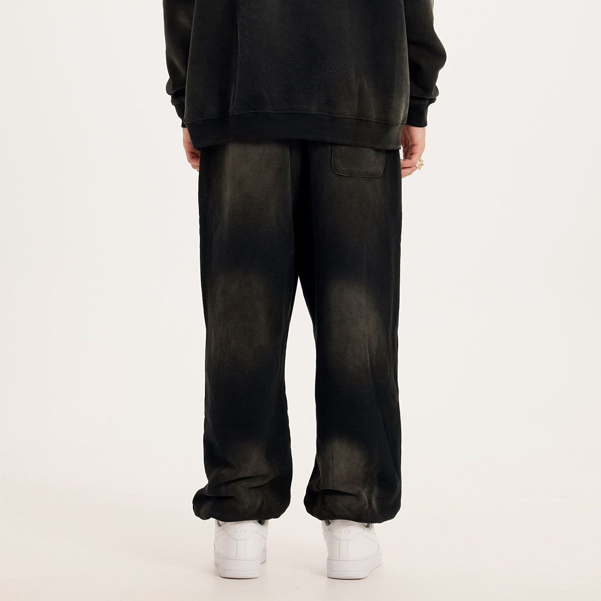 Supreme Super HeavyWeight Sun Faded Sweatpants Size US 32 / EU 48 - 1 Thumbnail