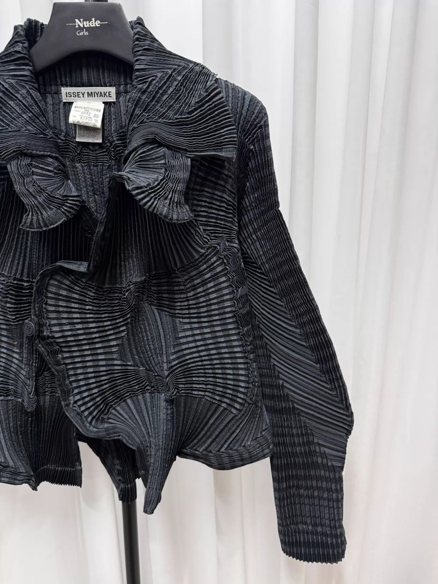 Issey Miyake ISSEY MIYAKE Bouquet Pleated Jacket Almost New Size XS / US 0-2 / IT 36-38 - 2 Thumbnail
