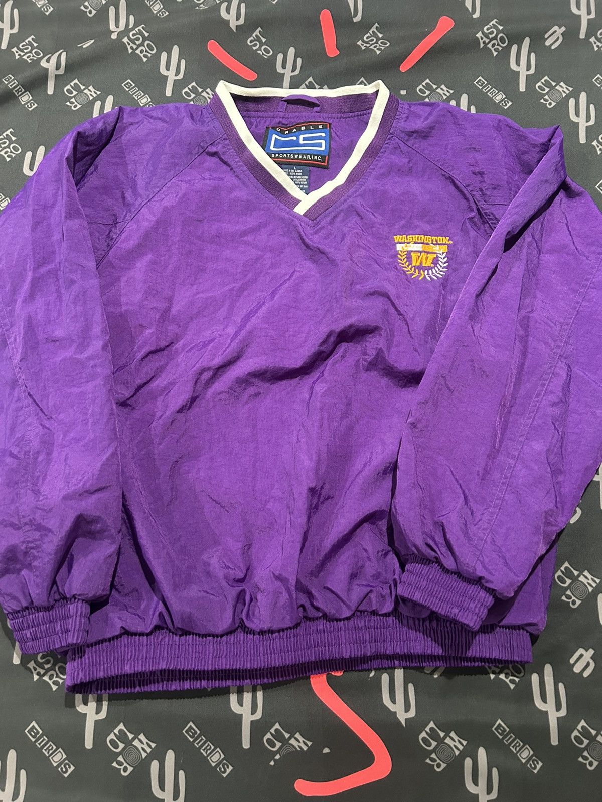 Other Vintage Washington Huskies pullover Size US L / EU 52-54 / 3 - 1 Thumbnail