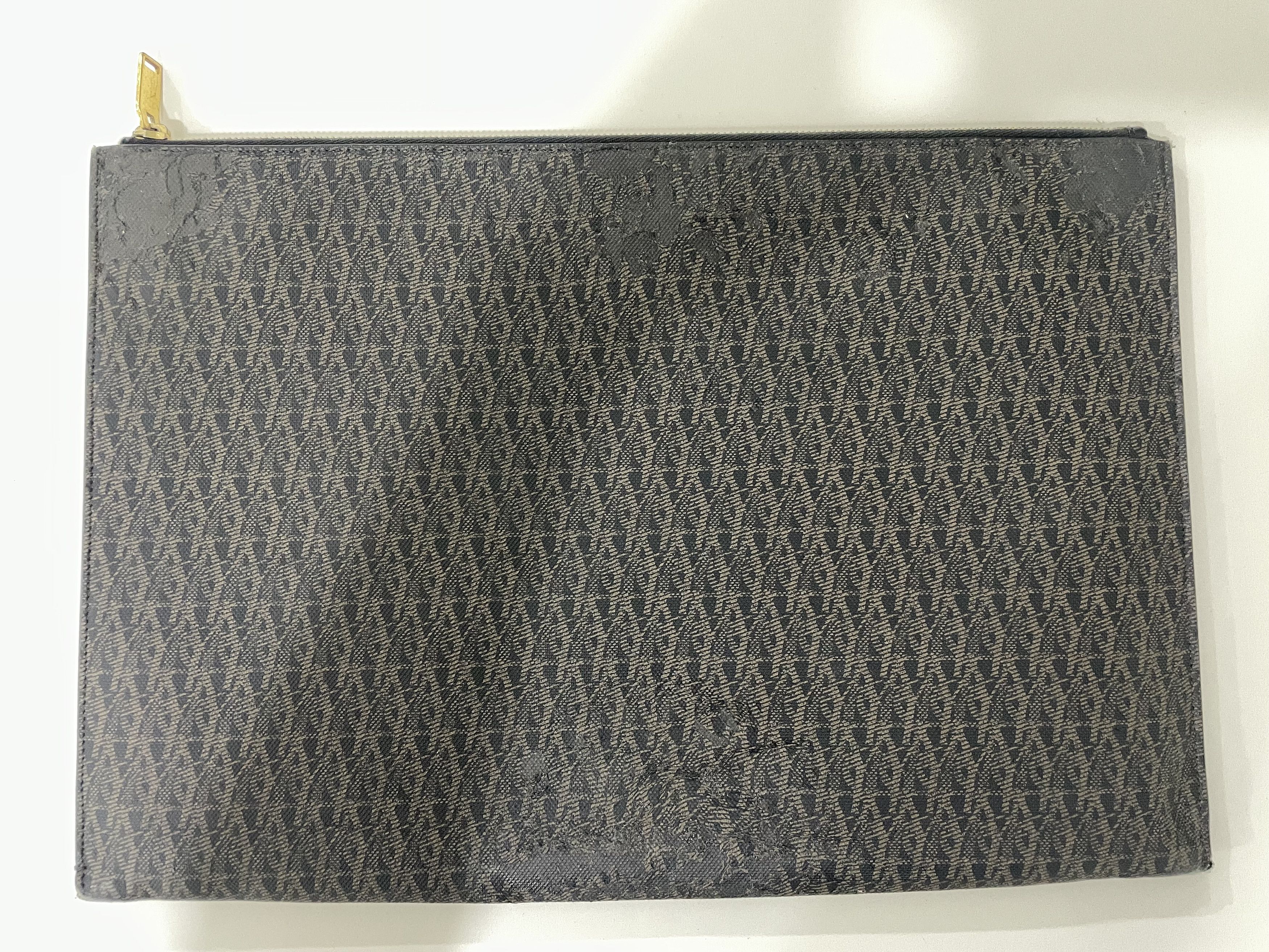 Saint Laurent Paris Saint Laurent Pouch Briefcase, Clutch Bag, Portfolio Large Size ONE SIZE - 1 Thumbnail