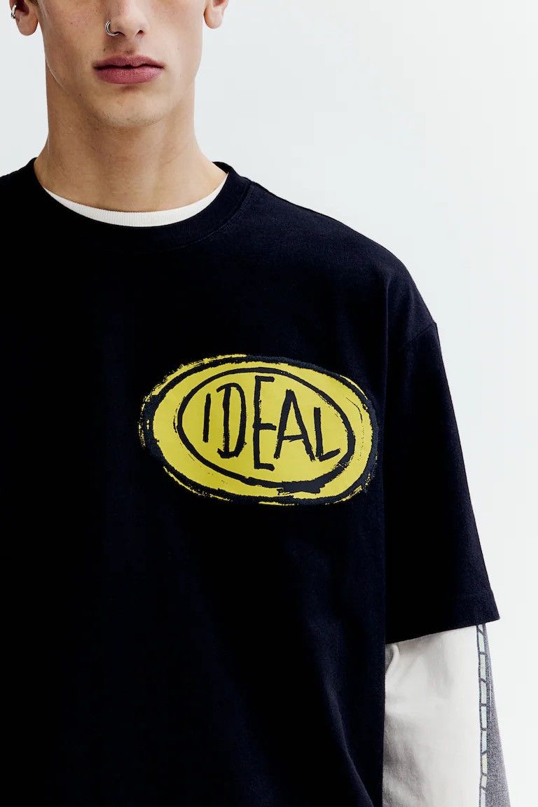 H&M × Jean-Michel Basquiat × Who Decides War WHO DECIDES WAR x BASQUIAT x H&M RELAXED FIT COTTON T-SHIRT Size US L / EU 52-54 / 3 - 6 Thumbnail