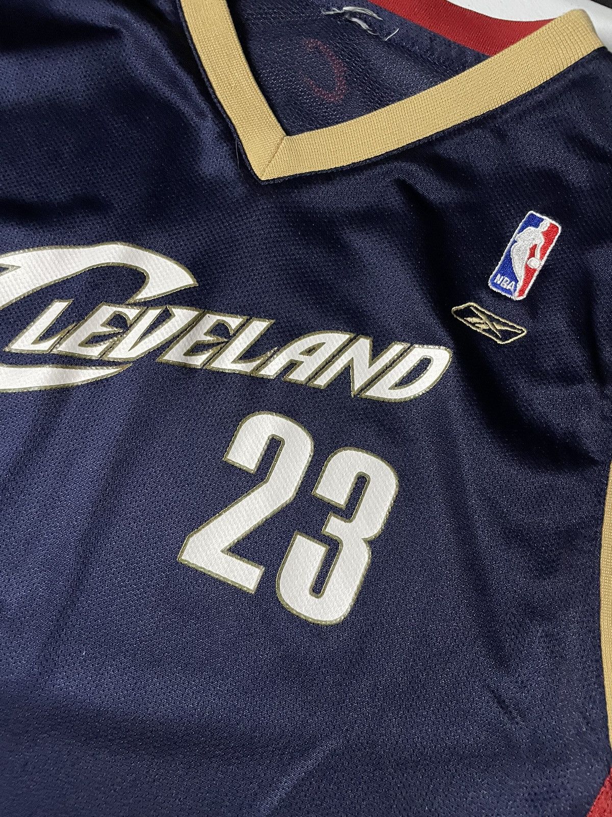 NBA × Vintage Vintage Y2K LeBron James Cleveland Cavalier NBA youth Jersey Size US M / EU 48-50 / 2 - 3 Thumbnail