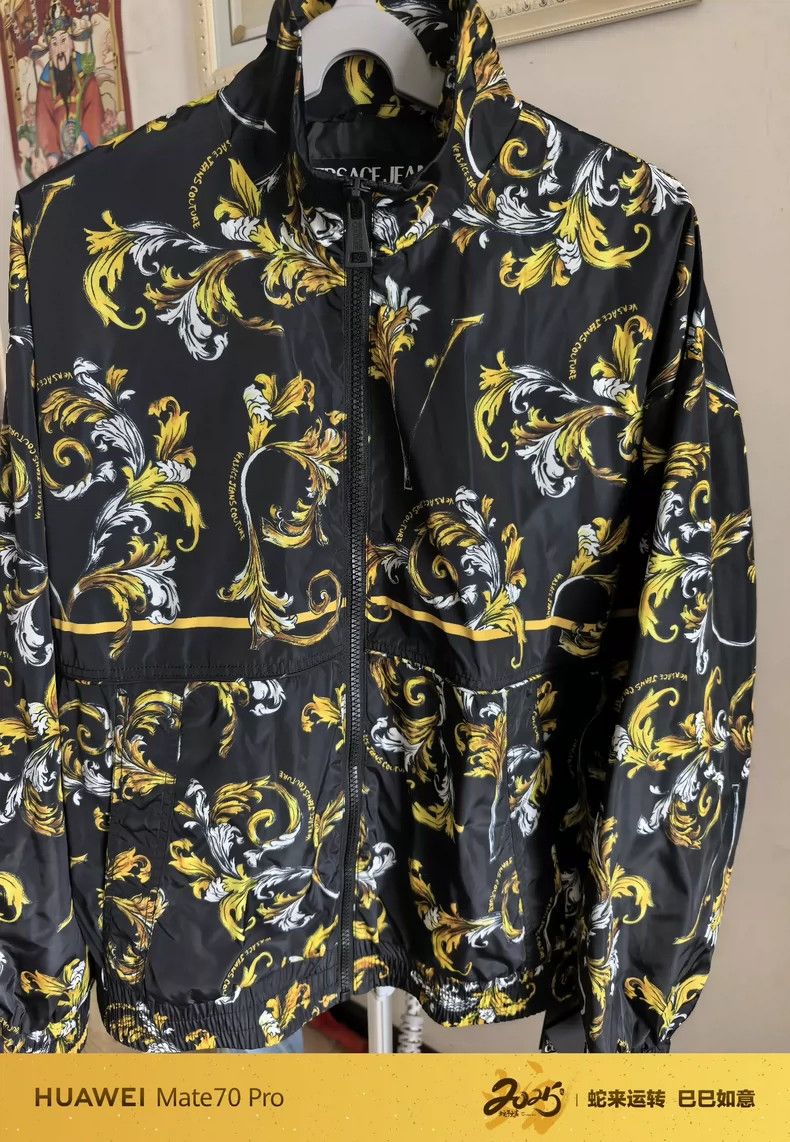 Other Versace Black and gold printed jacket Size US XL / EU 56 / 4 - 2 Thumbnail
