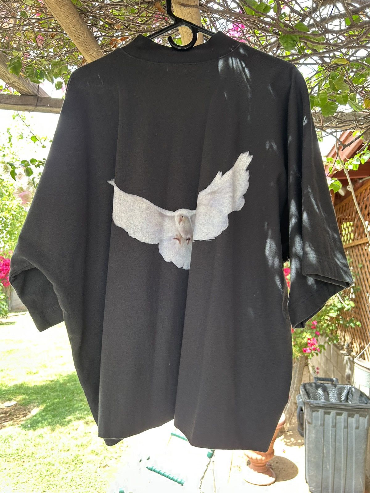 Balenciaga × Gap × Kanye West Yeezy gap balenciaga dove tee Size US M / EU 48-50 / 2 - 2 Thumbnail