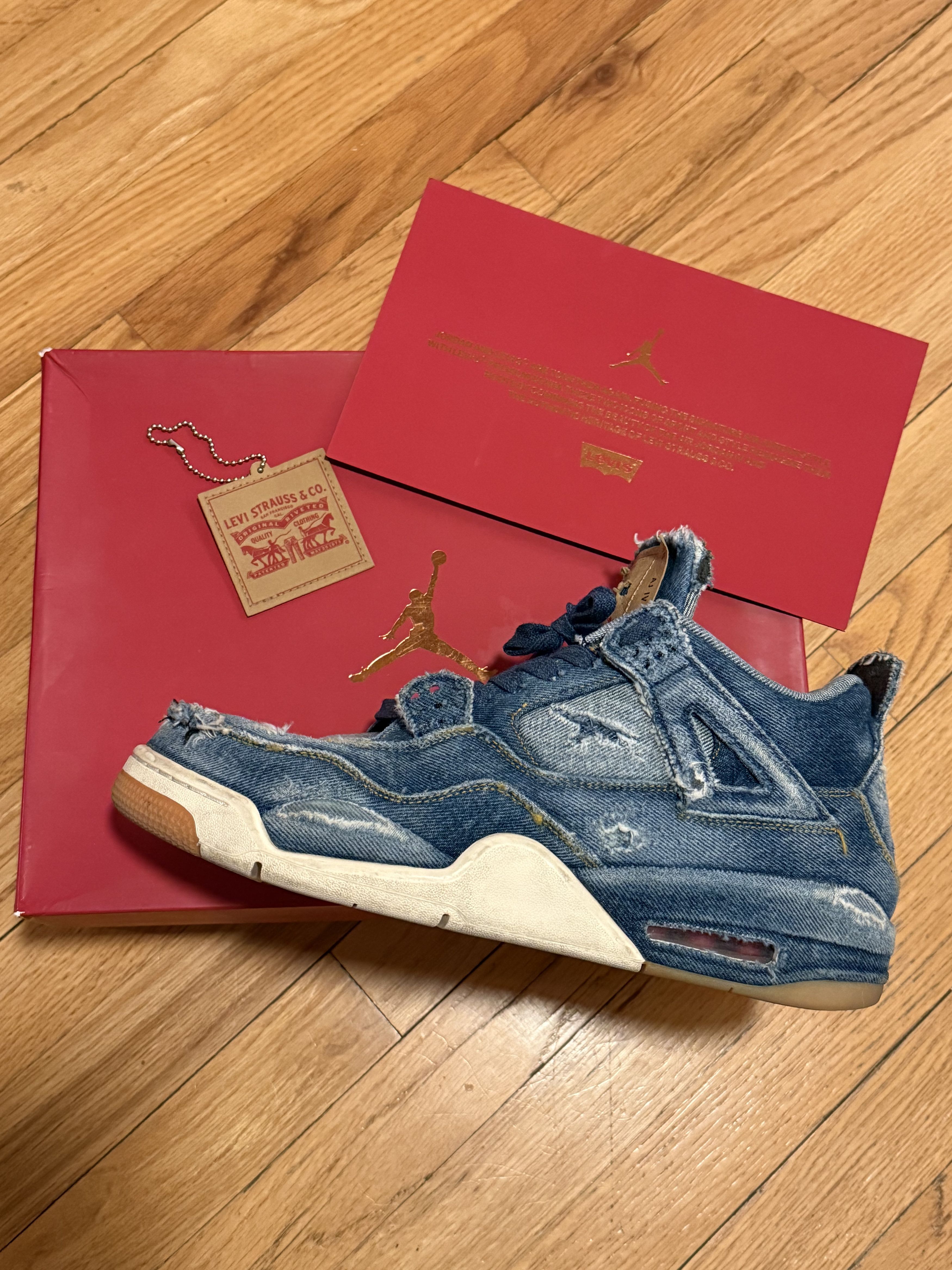 Jordan Brand × Levi's Distressed Custom Air Jordan 4 Retro Levi’s Denim Size 12 Size US 12 / EU 45 - 11 Thumbnail