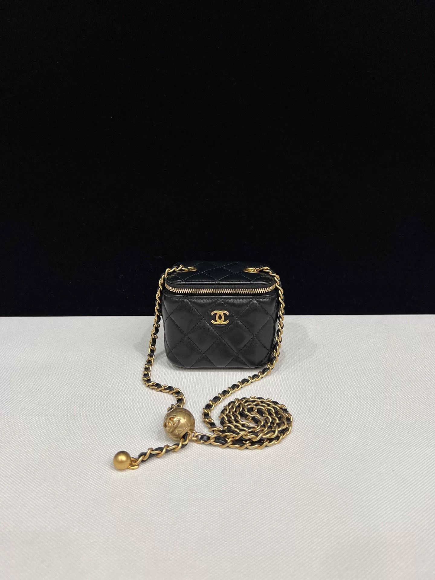 Chanel Pre-loved Bag Very good condition Size ONE SIZE - 1 Thumbnail