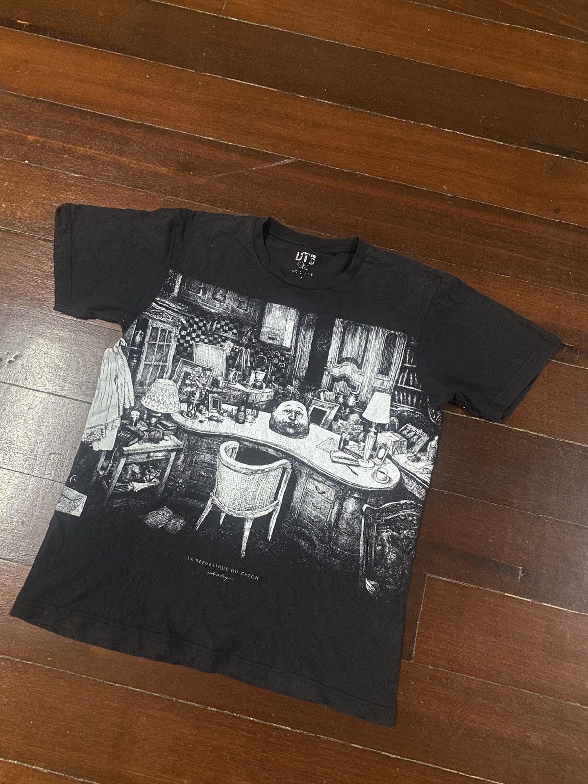 Japanese Brand Rare uniqlo la republique du catch artwork Nicolas de Crecy Size US M / EU 48-50 / 2 - 3 Thumbnail