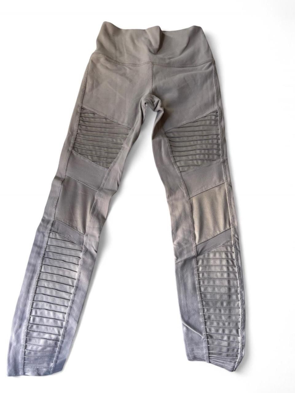 Alo × Alo Yoga Alo yoga motto leggings Size 32" / US 10 / IT 46 - 1 Thumbnail