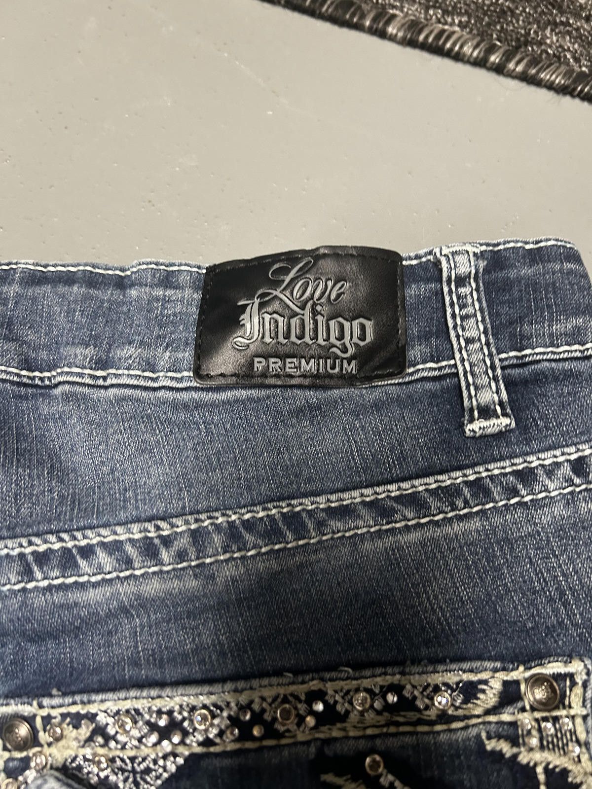 Designer Stylish Lee Indigo Denim Shorts with Embellished Pockets Size 30" / US 8 / IT 44 - 7 Thumbnail