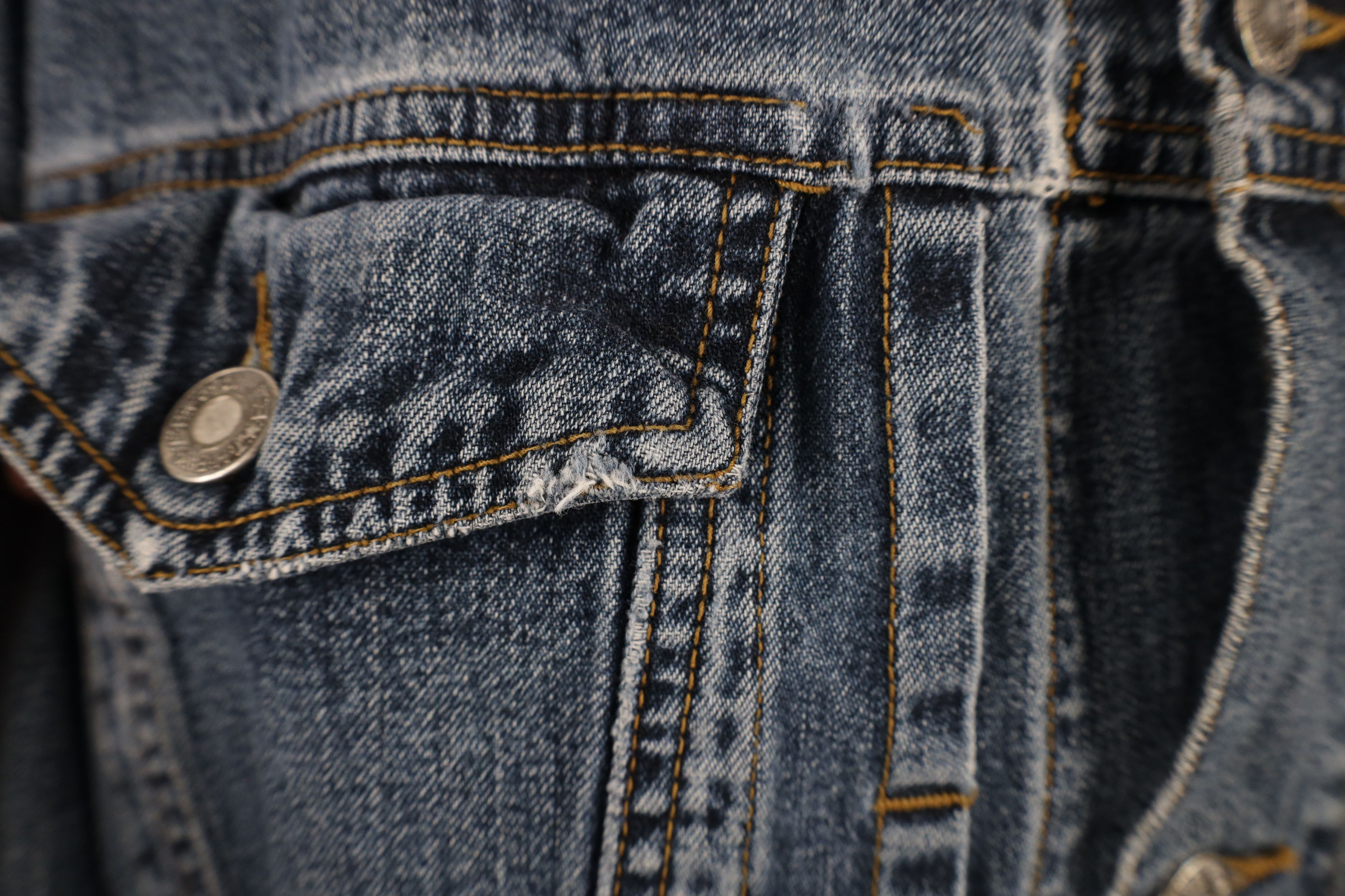 Gap × Vintage Vintage 90s Gap Denim Jean Trucker Jacket Blue Cotton Size US M / EU 48-50 / 2 - 7 Thumbnail
