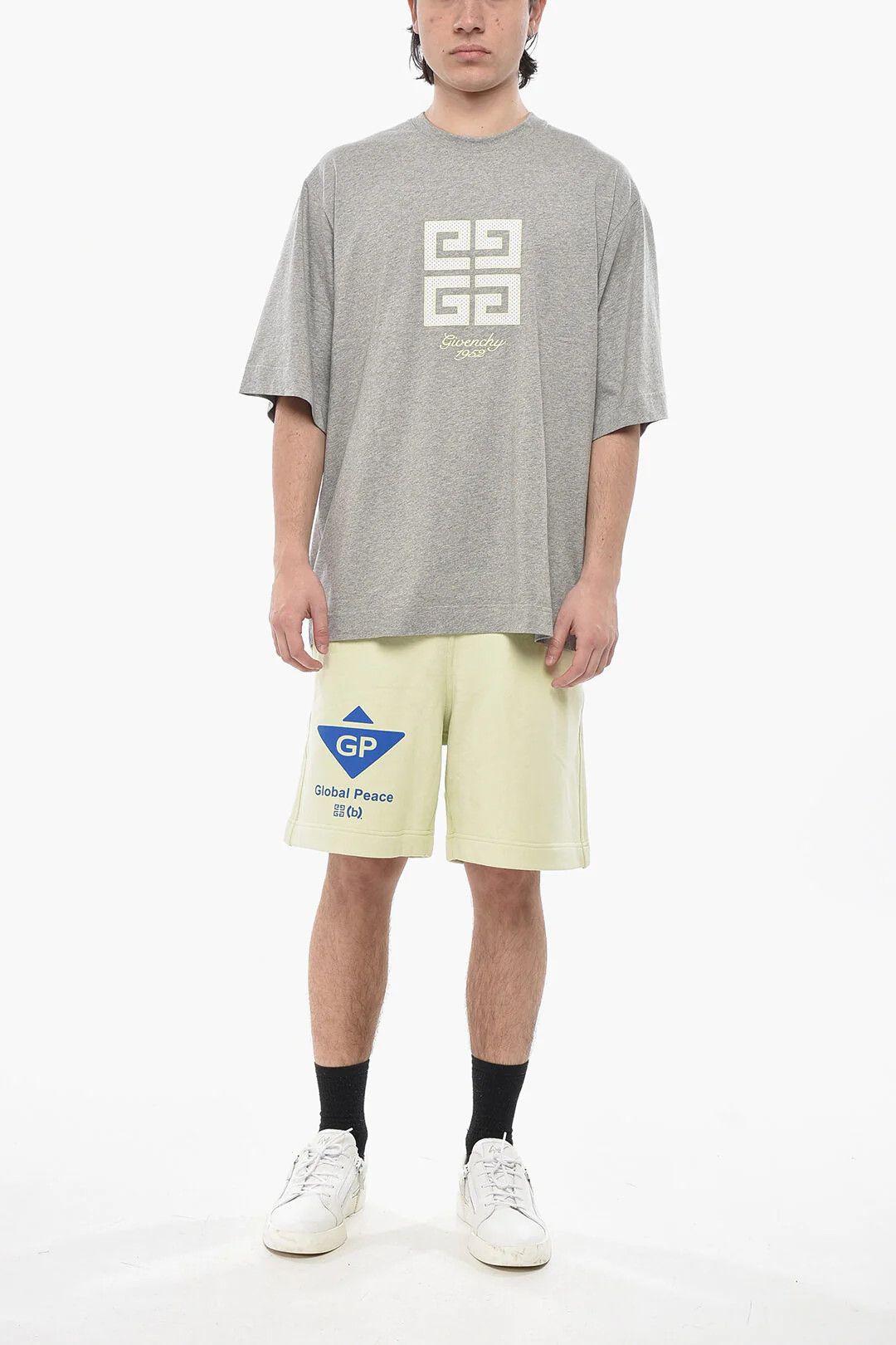 Givenchy og1mm0326 Crewneck T-Shirt in Grey Size US S / EU 44-46 / 1 - 4 Thumbnail