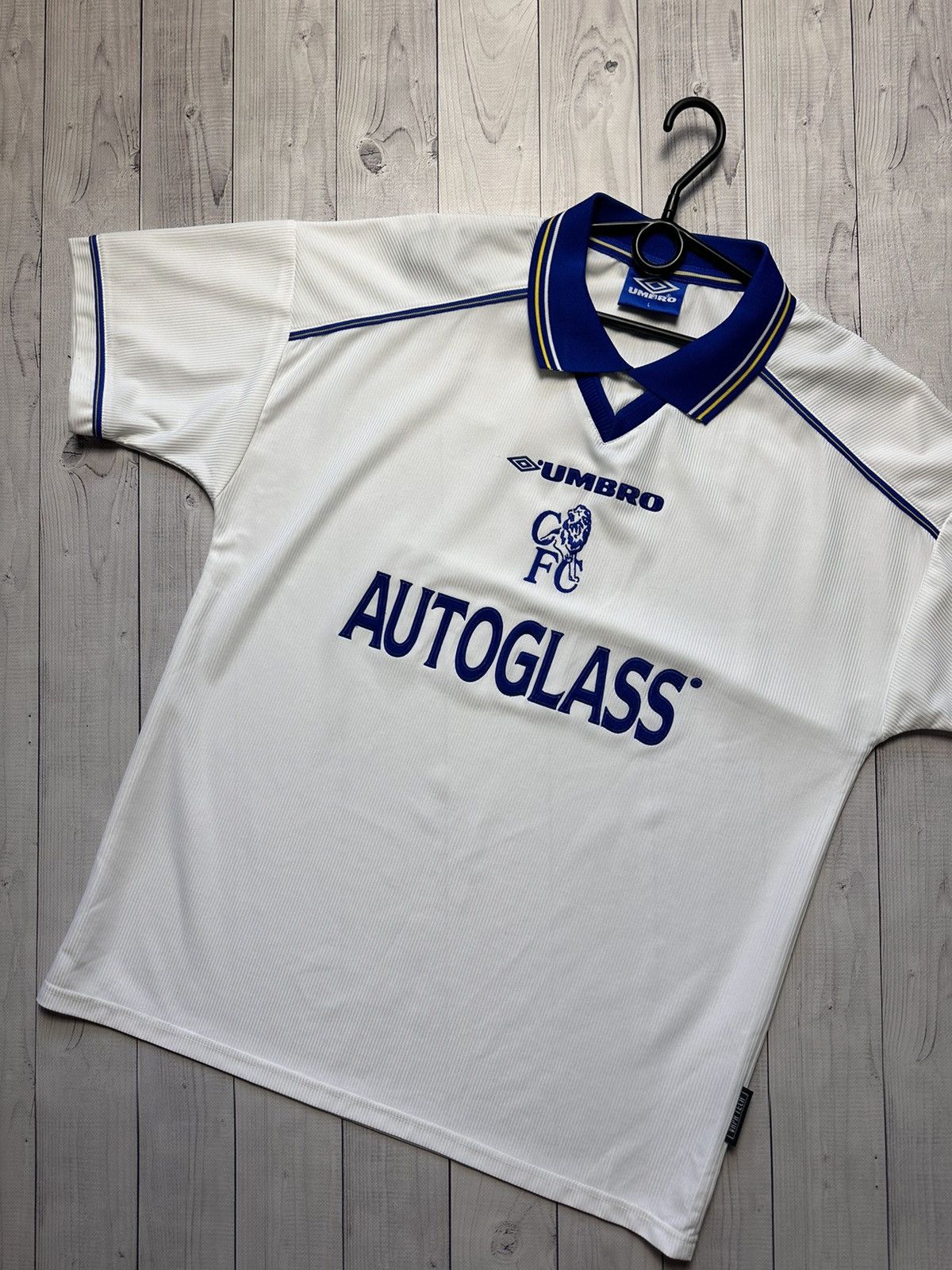 Chelsea Soccer × Umbro × Vintage Vintage Umbro Chelsea soccer jersey size L central logo Size US L / EU 52-54 / 3 - 2 Thumbnail