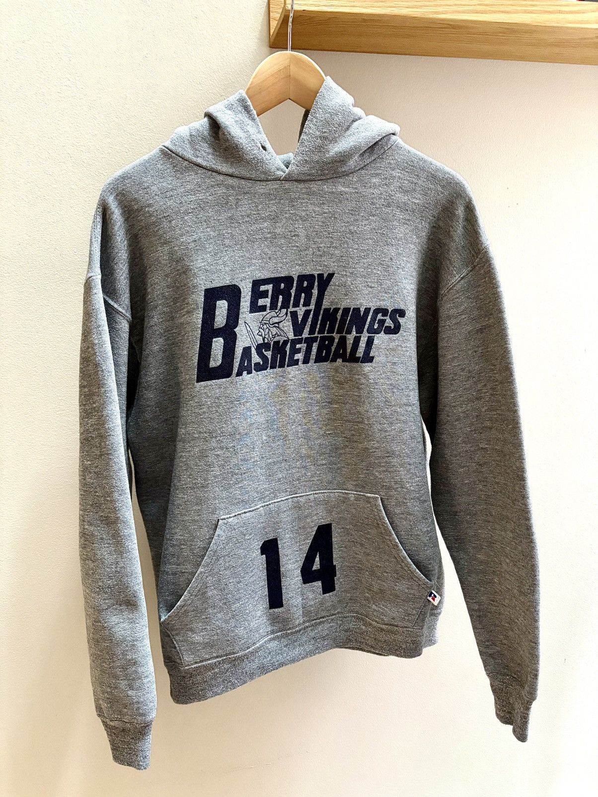 Russell Athletic Russell Athletic vtg 80s Vikings Basketball pullover hoodie Size US L / EU 52-54 / 3 - 1 Thumbnail