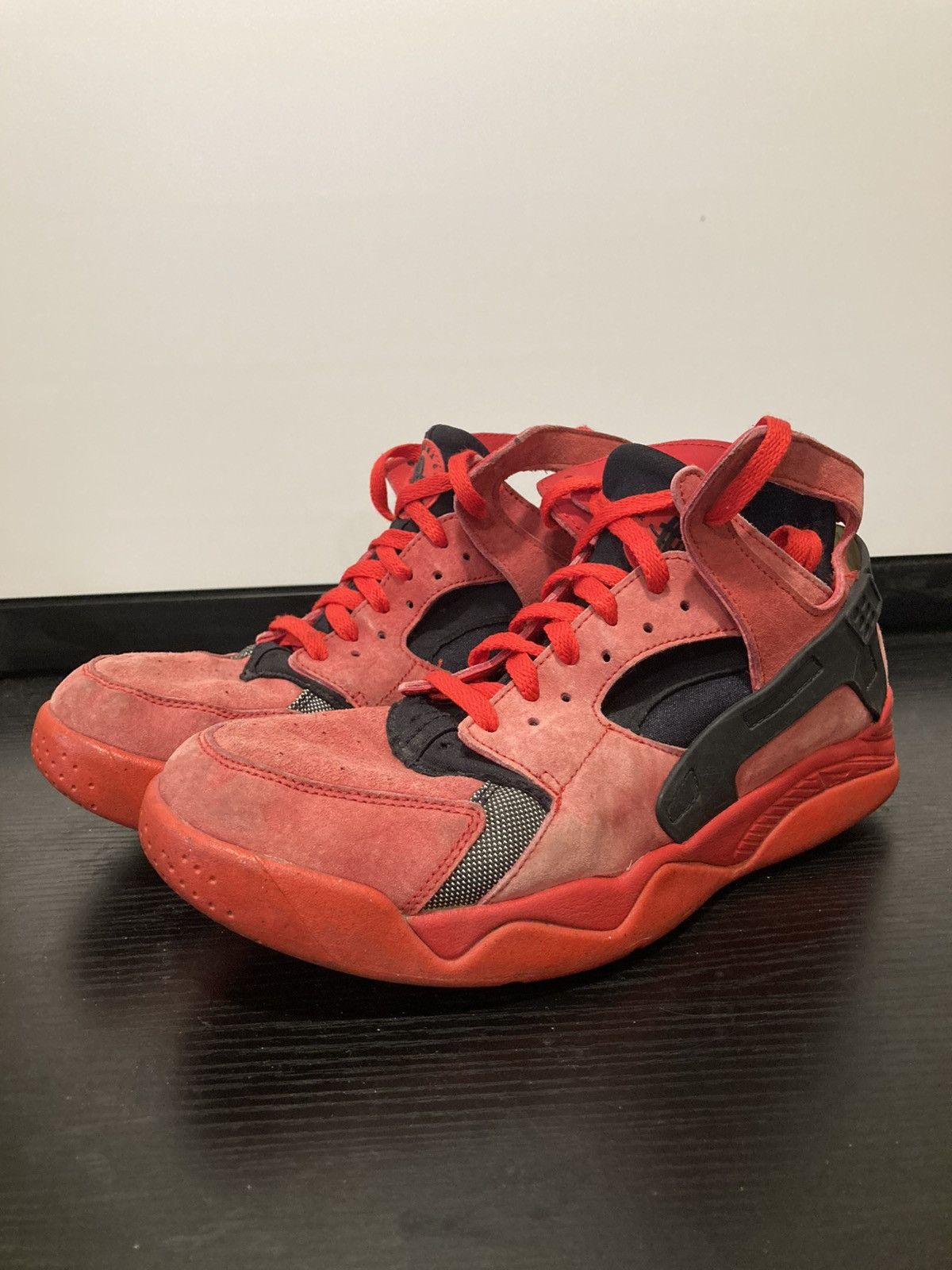 Nike SIZE 10.5 MEN - Nike Air Flight Huarache Red Size US 10.5 / EU 43-44 - 1 Thumbnail