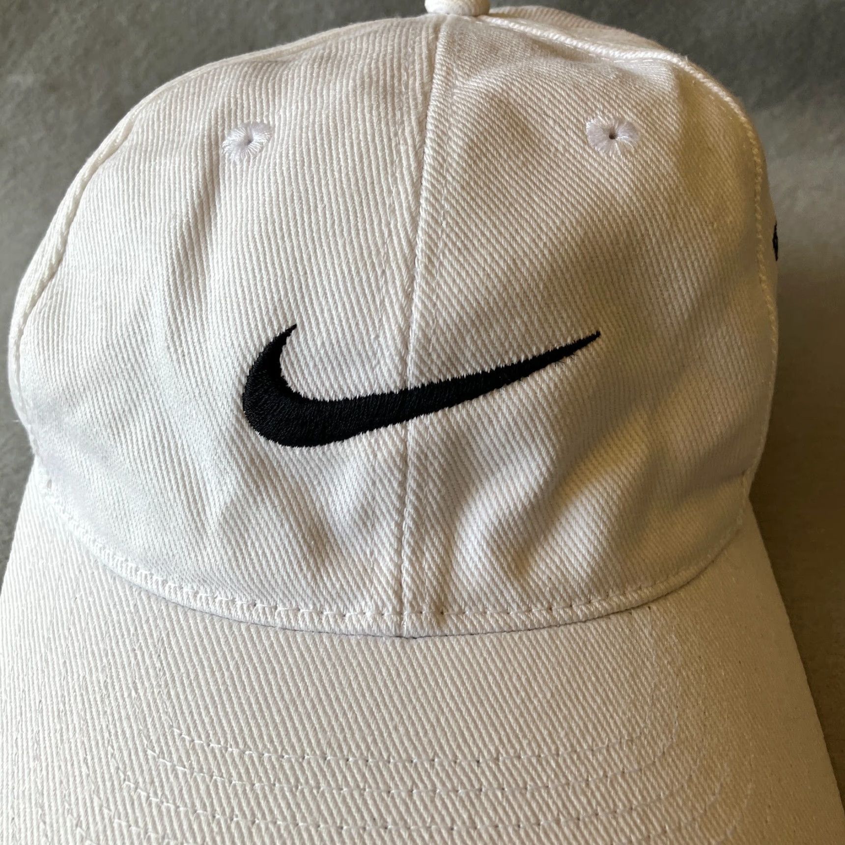 Nike VINTAGE Nike Snapback Hat Adjustable White Cotton Outdoor Golf Football Mens Y2K Size ONE SIZE - 2 Thumbnail