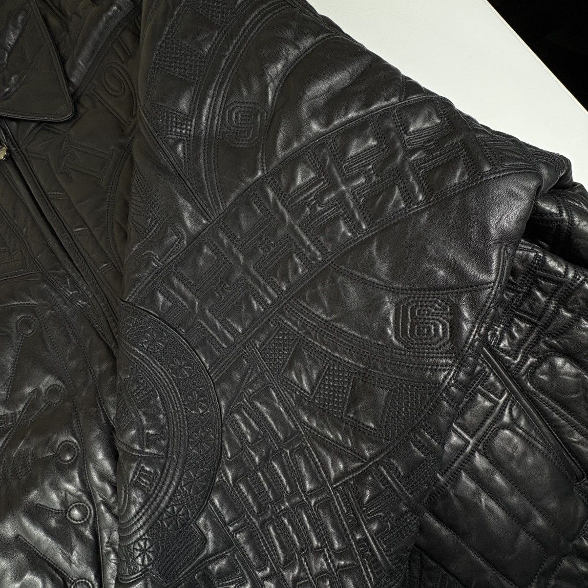 Marc Buchanan Vtg Marc Buchanan Pelle Pelle Embossed Hip Hop Bomber 56 Size US XXL / EU 58 / 5 - 7 Thumbnail