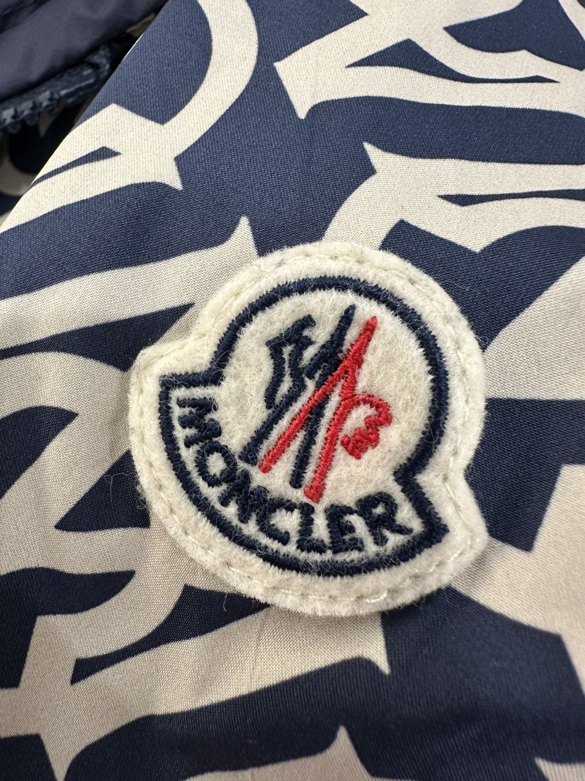Moncler Moncler x Disney Reversible Monogram Rabbit Windbreaker Size US M / EU 48-50 / 2 - 5 Thumbnail