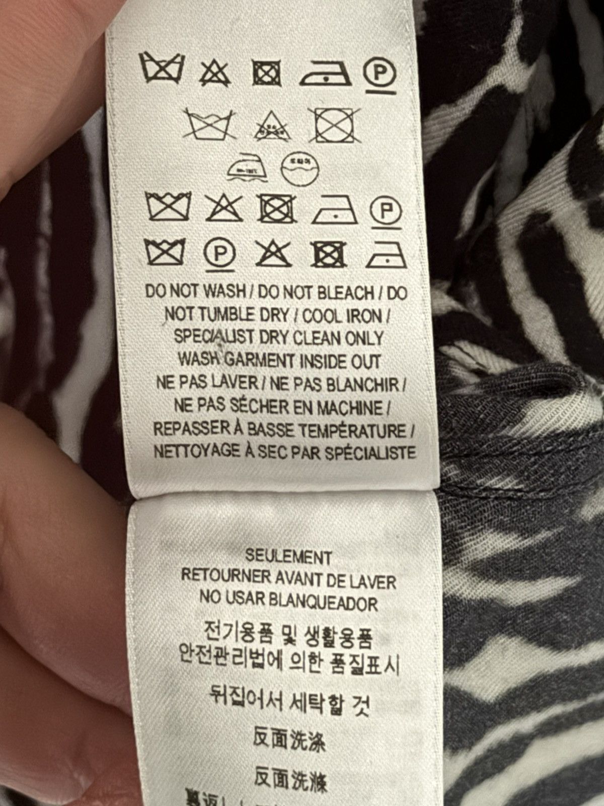 Burberry Burberry Black Leopard Print Button Size US XXS / EU 40 - 5 Thumbnail