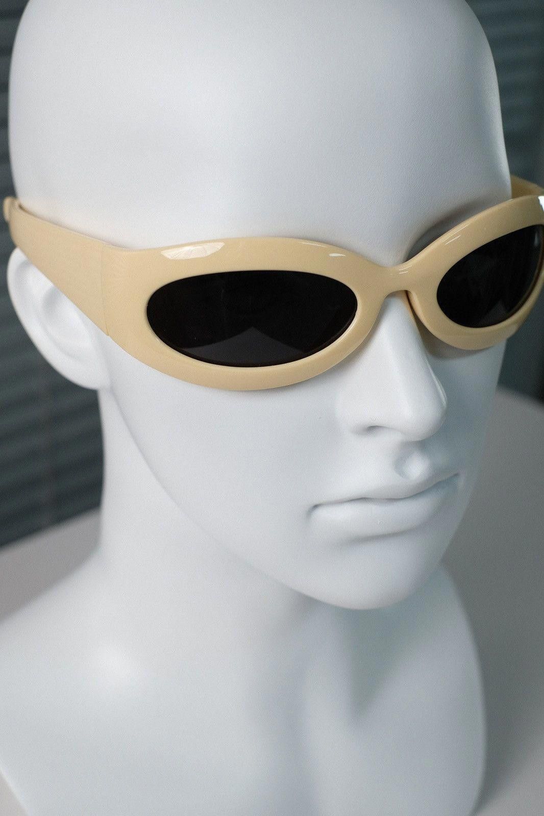 Hypebeast Vtg Y2K Avant Garde Sunglasses Yellow Unisex One Size Size ONE SIZE - 2 Thumbnail