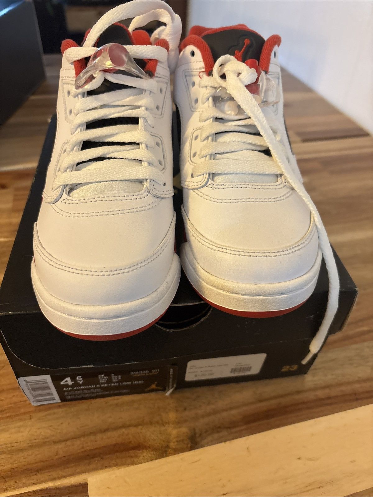 Nike Jordan shoes 4.5y Size US 5.5 / EU 38 - 9 Thumbnail