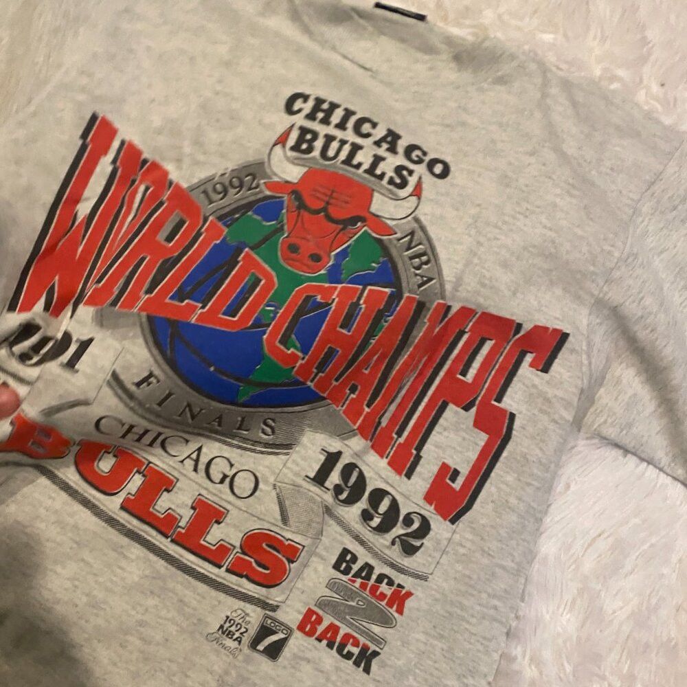 Vintage Vintage Chicago Bulls T Shirt 1992 NBA Finals World Champs Size US M / EU 48-50 / 2 - 4 Thumbnail