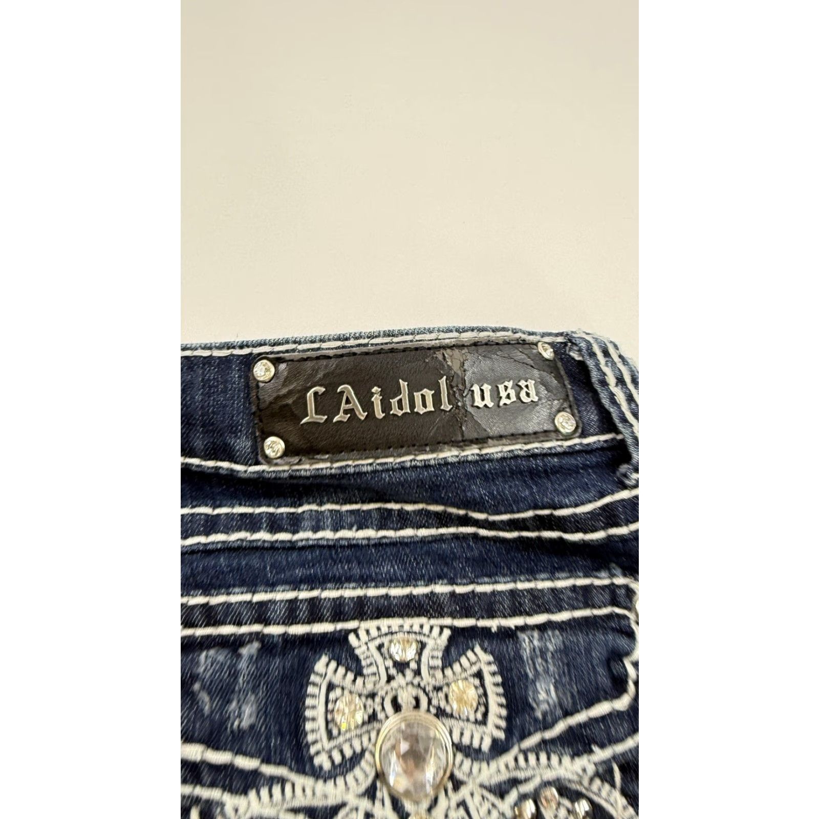 Denime LA Idol Jeans Juniors 15 Blue Capri Embroidered Crown Rhinestone Stretch Denim Size 36" / US 14 / IT 50 - 7 Thumbnail