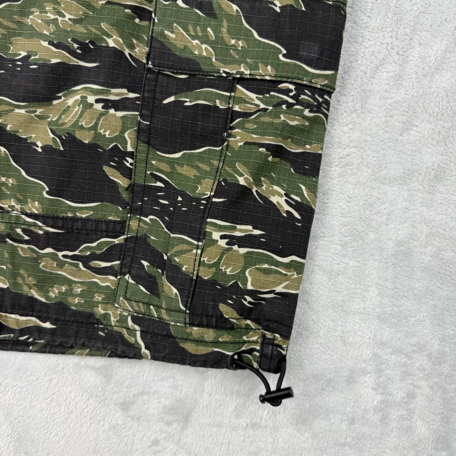 Other Y2K DC Shoes Camo Cargo Shorts Mens 34 Skate Streetwear Size US 34 / EU 50 - 9 Thumbnail