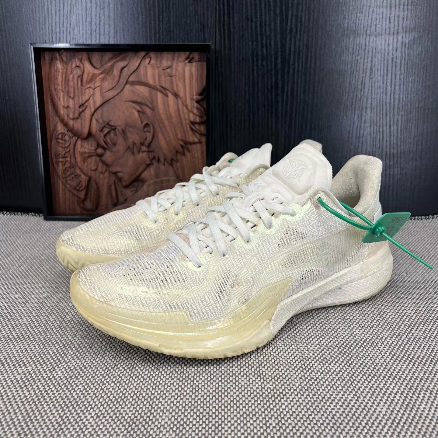 Li-Ning Li-Ning Gamma "Colorless Light" Silver Size 42 Size US 9 / EU 42 - 1 Thumbnail