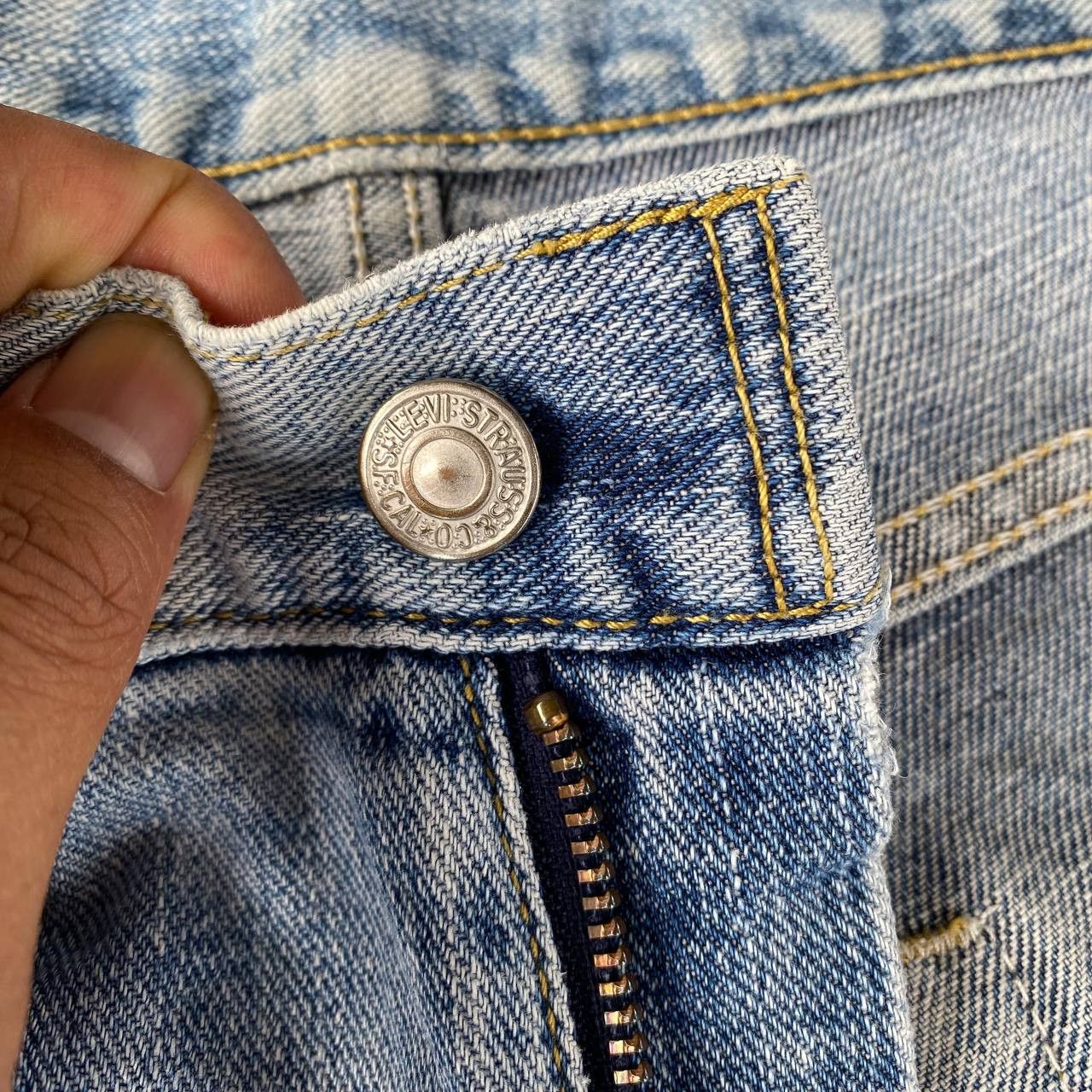 Levi's VINTAGE LEVIS DENIM LOT 533 DISTRESSED JEAN LIGHTWASH Size US 30 / EU 46 - 11 Thumbnail