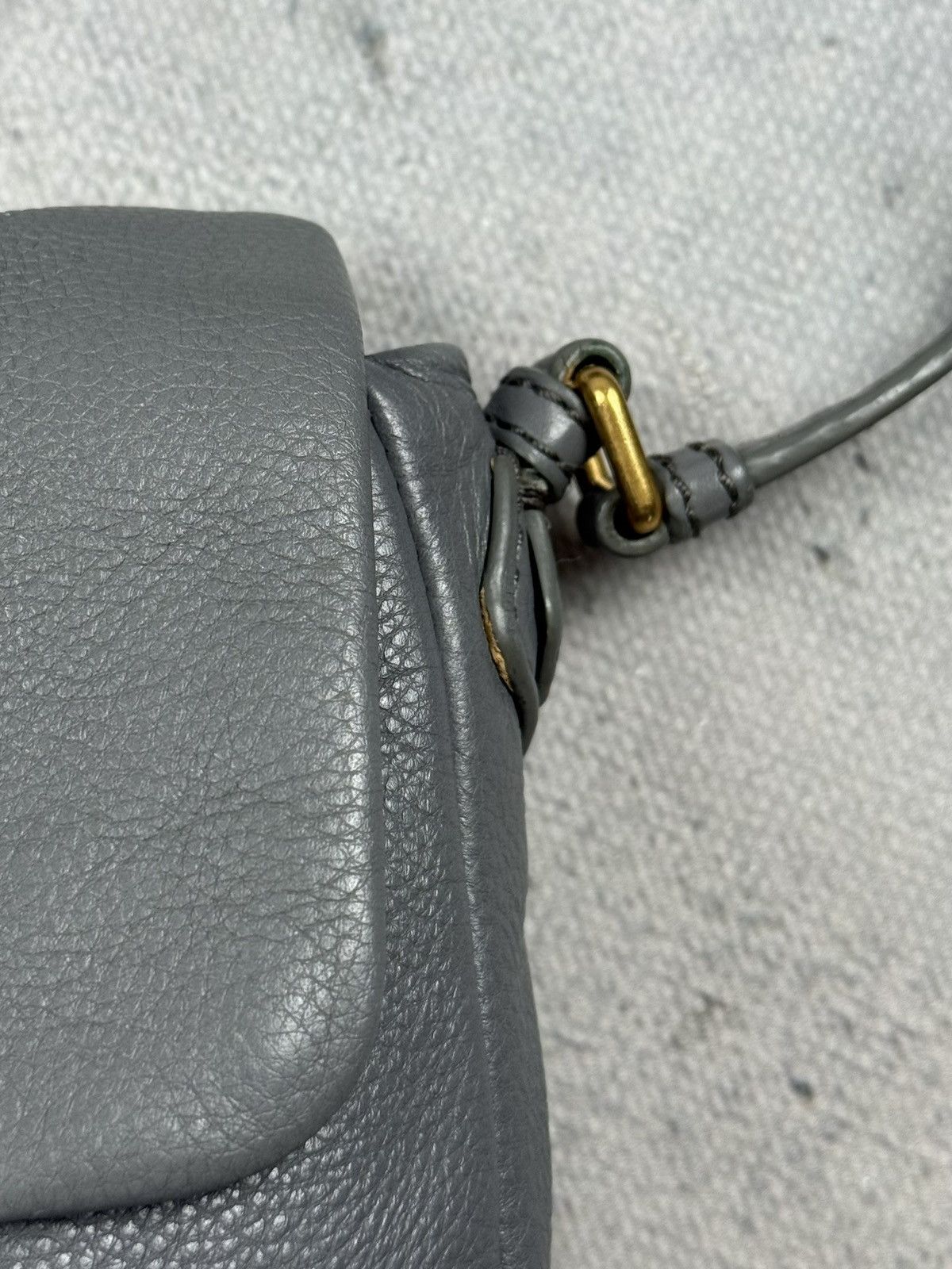 Marc by Marc Jacobs Marc By Marc Jacobs Grey Leather Crossbody Shoulder Bag y2k Size ONE SIZE - 10 Thumbnail