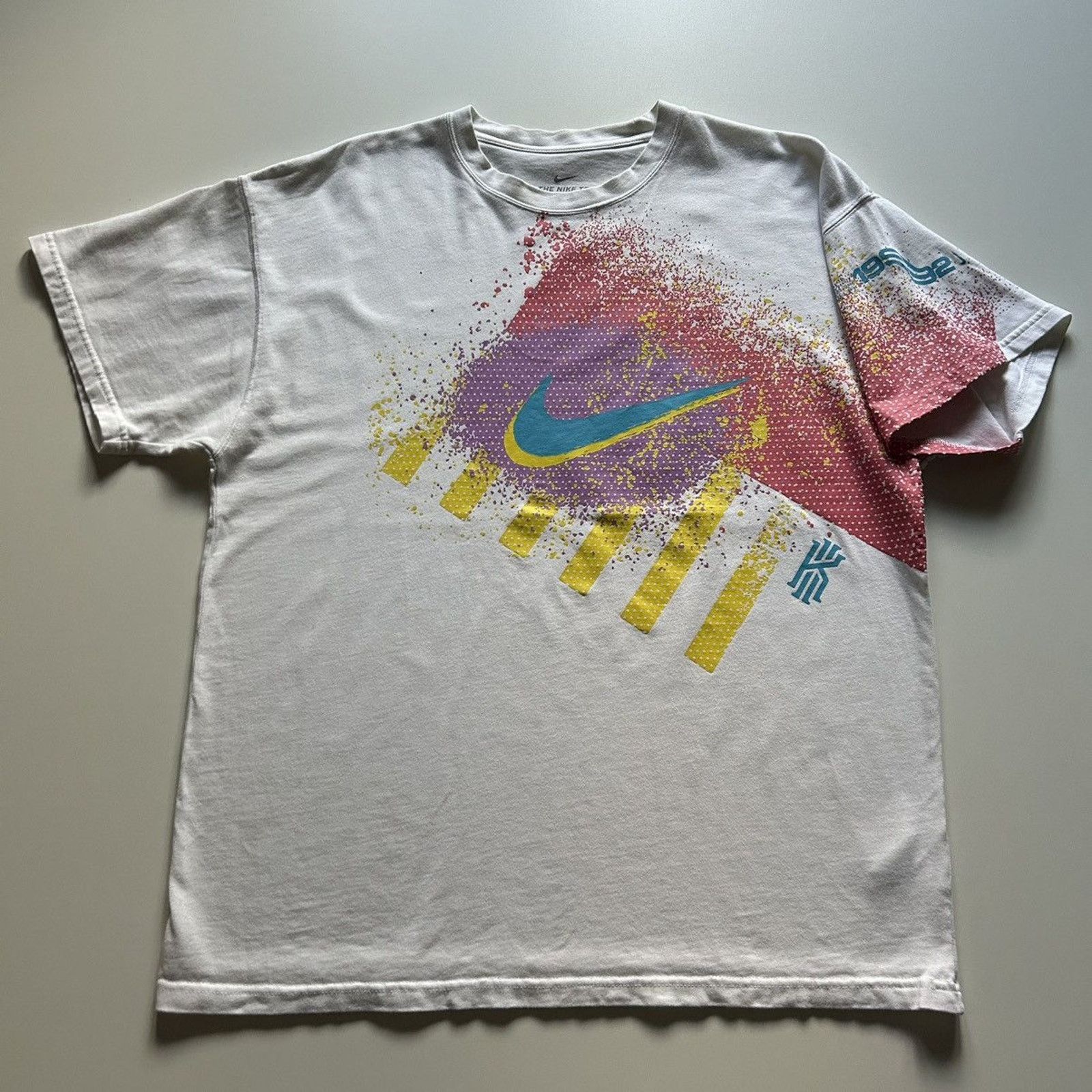 Nike Vintage Nike Kyrie Irving 1992 Retro Graphic T Shirt Large Size US L / EU 52-54 / 3 - 1 Thumbnail