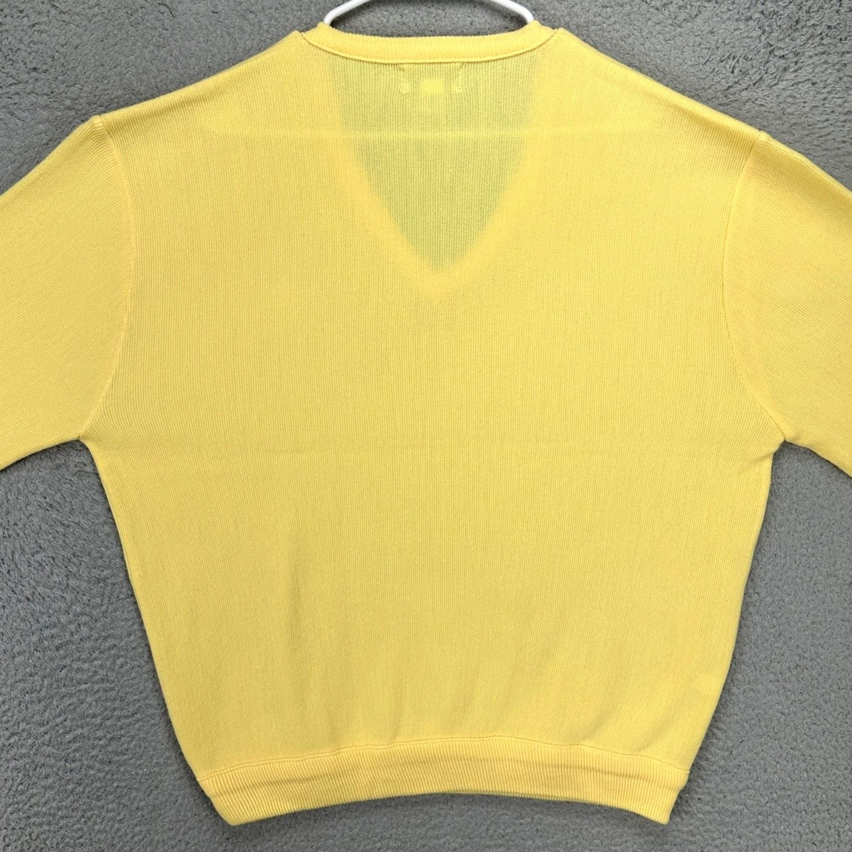 Izod VINTAGE Izod Sweater V-Neck Mens XL Yellow Pullover Long Sleeve Knit Pullover Breathsable 90s Preppy Men's Sweater Size US XL / EU 56 / 4 - 2 Thumbnail
