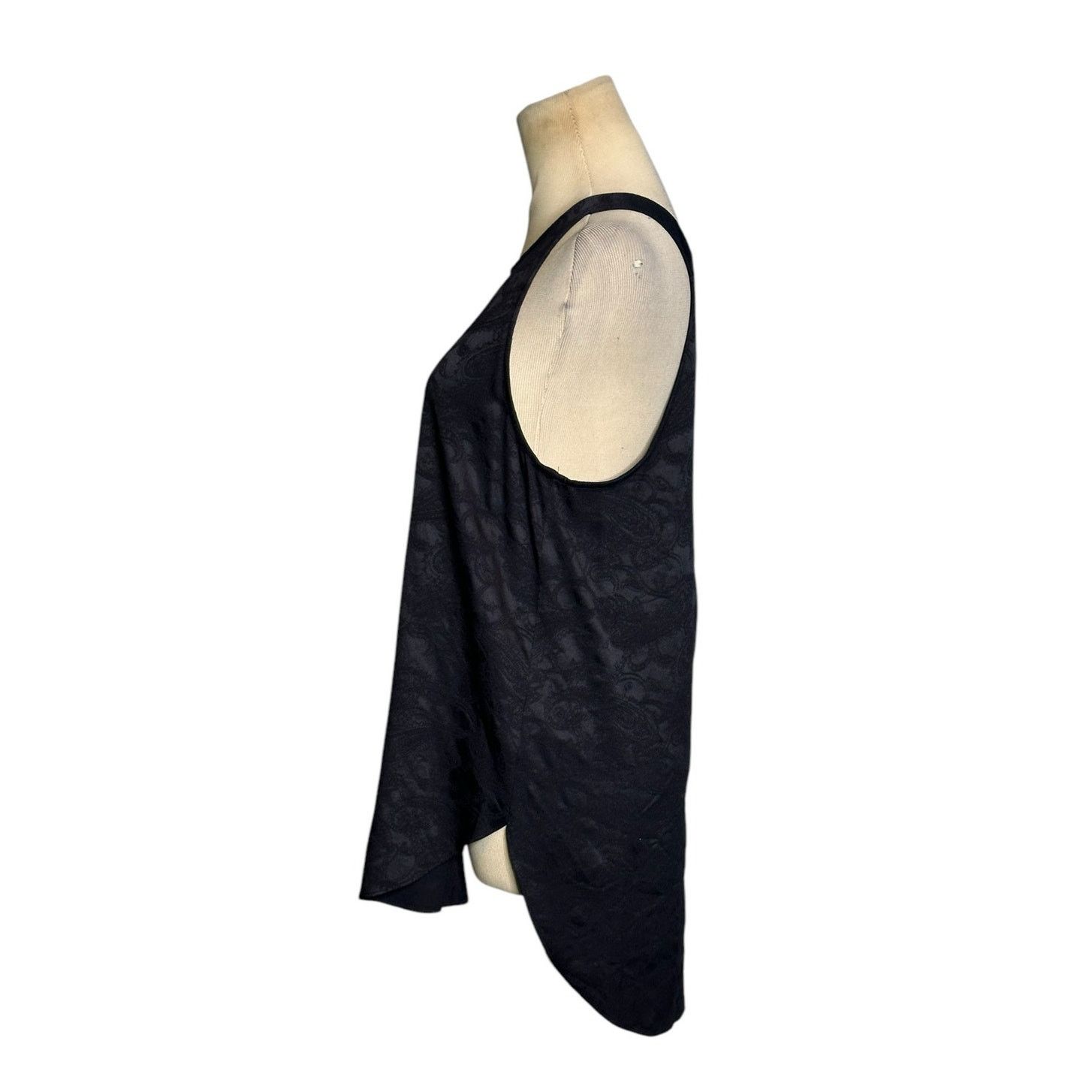 Aritzia Wilfred Black Paisley Brocade Back Zip Tank Top Size Small Size S / US 4 / IT 40 - 7 Thumbnail