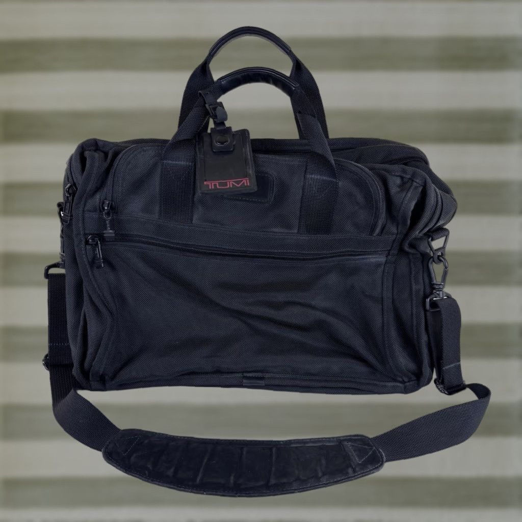 Tumi Tumi Black Nylon Messenger Bag Briefcase 18x11x6 Medium Ballistic Laptop Bag Men 206D3 Expandable Zip Size ONE SIZE - 1 Thumbnail